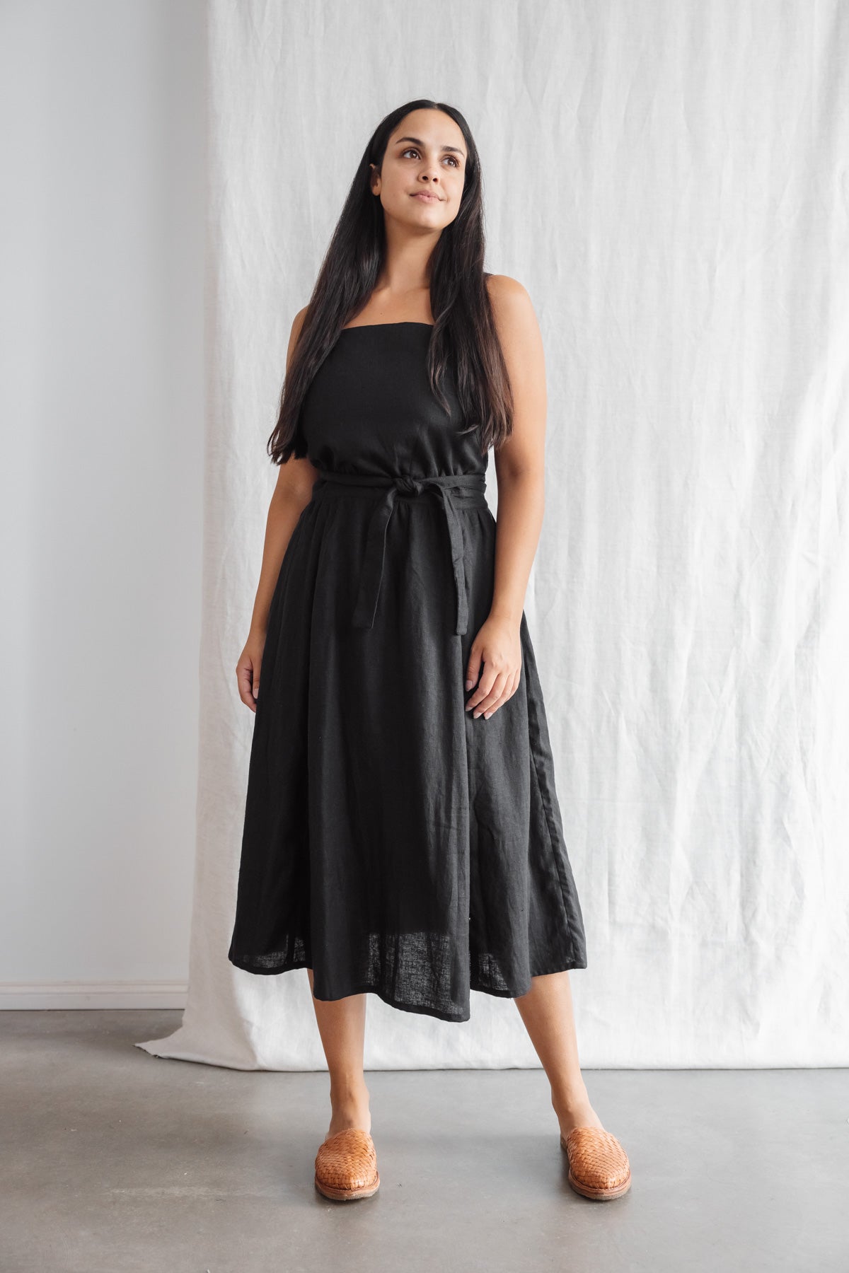 Jyoti Fair Works Damen vegan Wickelkleid Padmini Schwarz