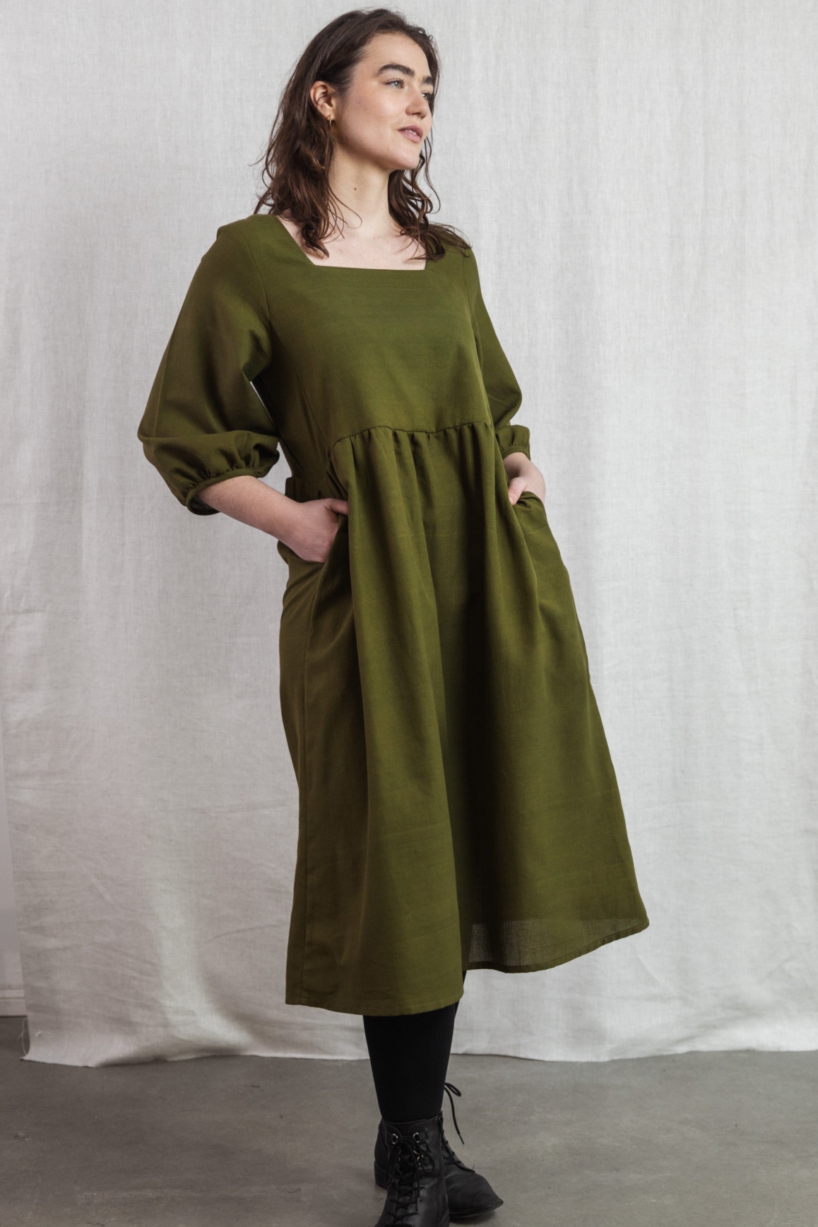 Jyoti Fair Works Damen vegan Kleid Rachana MoosgrÃ¼n