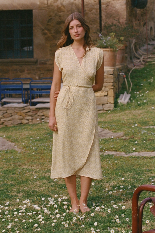 NÃ©nÃ©s Damen vegan Kleid InÃ¨s Flower Print Gelb