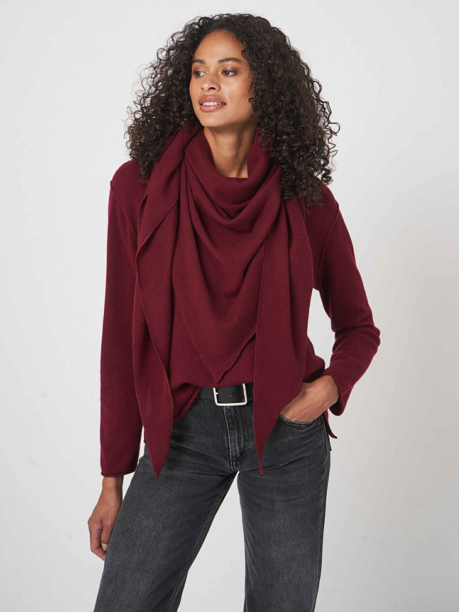 REPEAT cashmere Luxe driehoekige sjaal van organisch kasjmier