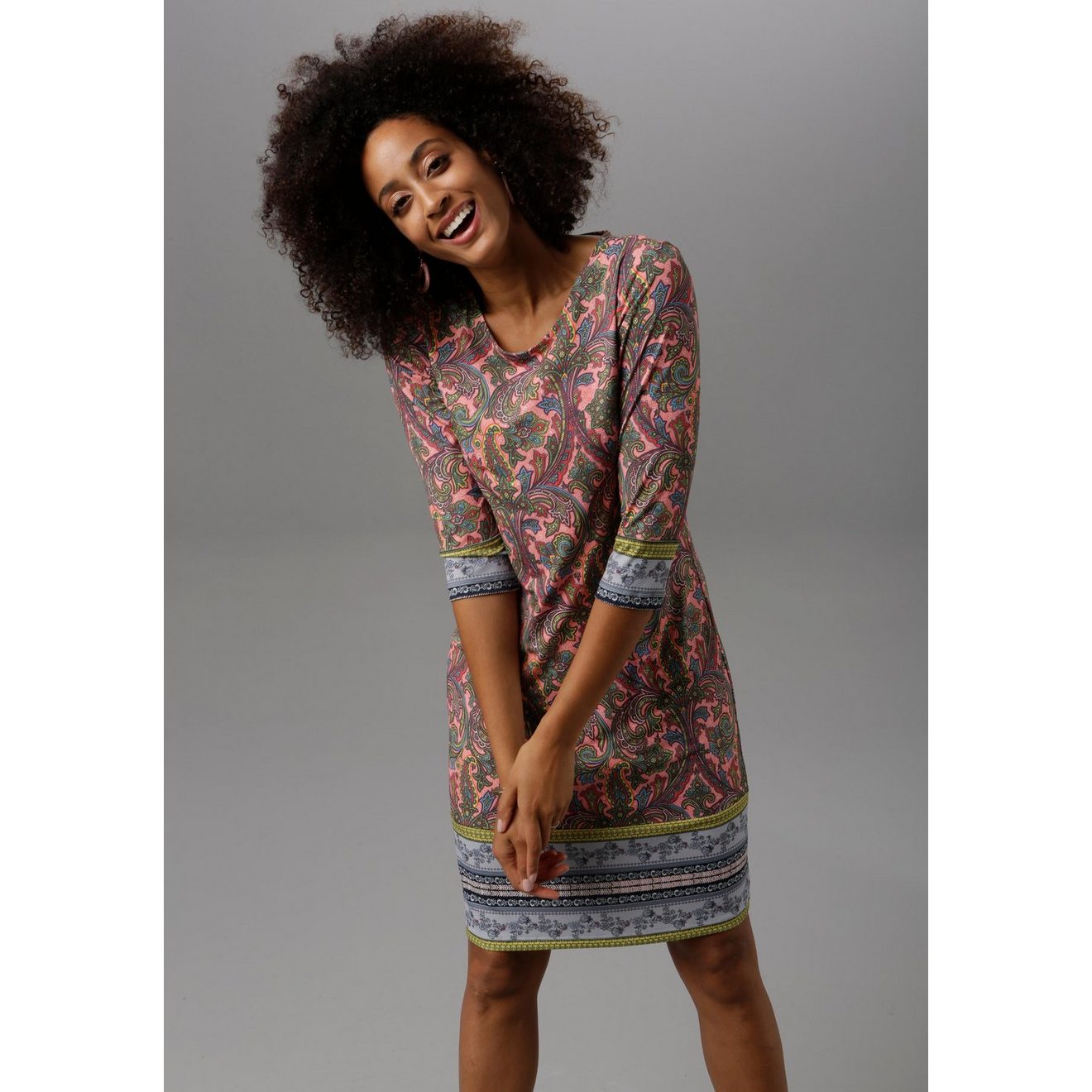 Aniston SELECTED Jerseyjurk met kleurrijk motief