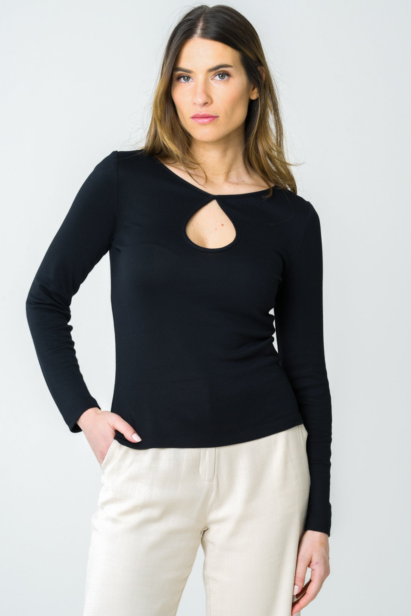 Avani Damen vegan Top Mehonia Schwarz