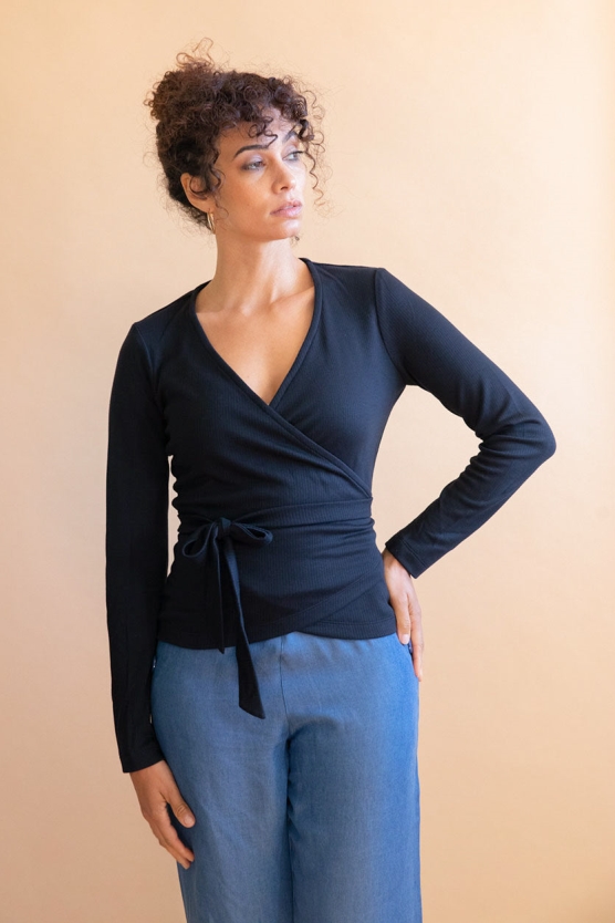 Avani Damen vegan Wickeltop Langarm Olivier Schwarz