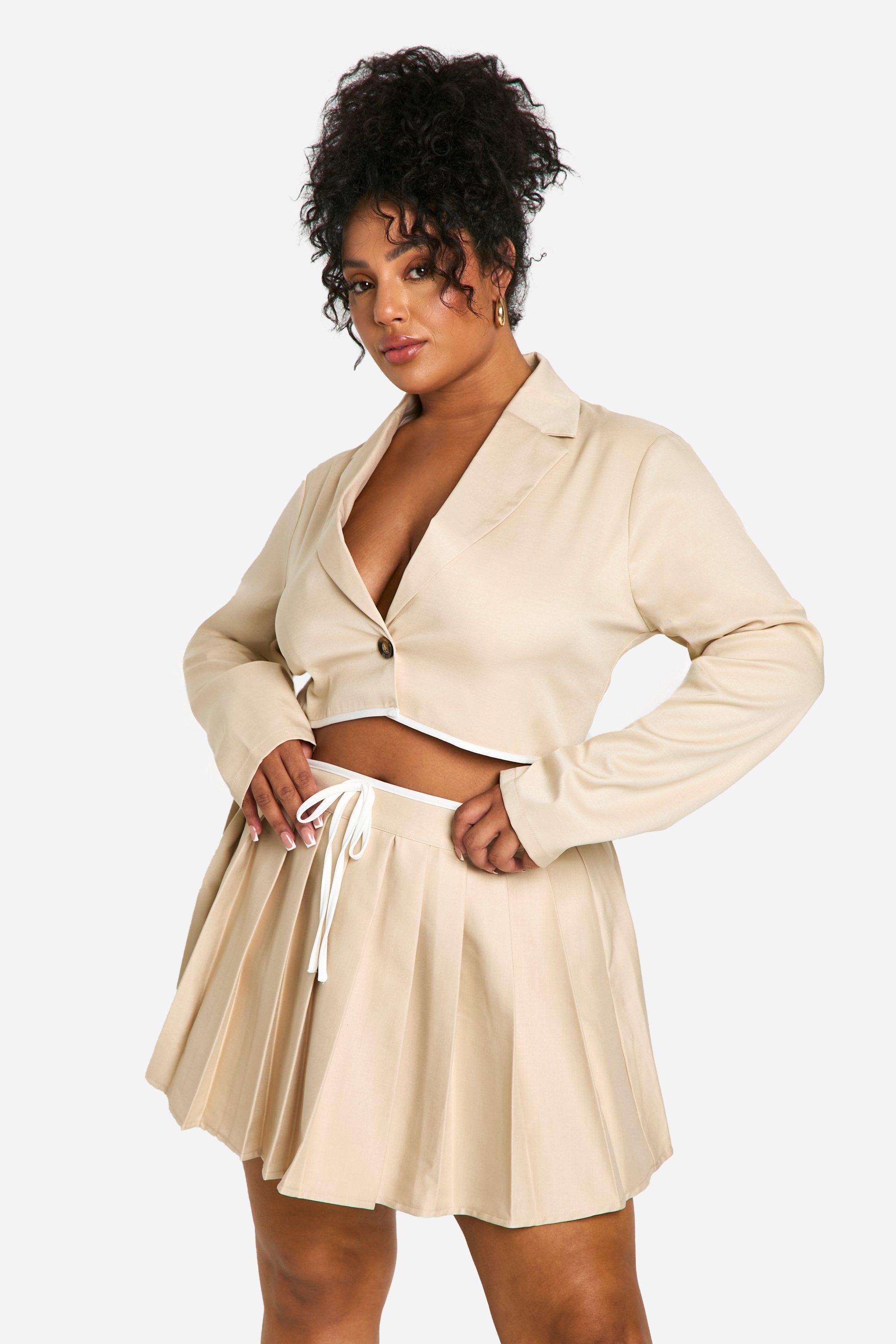 Boohoo Plus Korte Boxy Blazer Met Contrasterende Naden, Stone