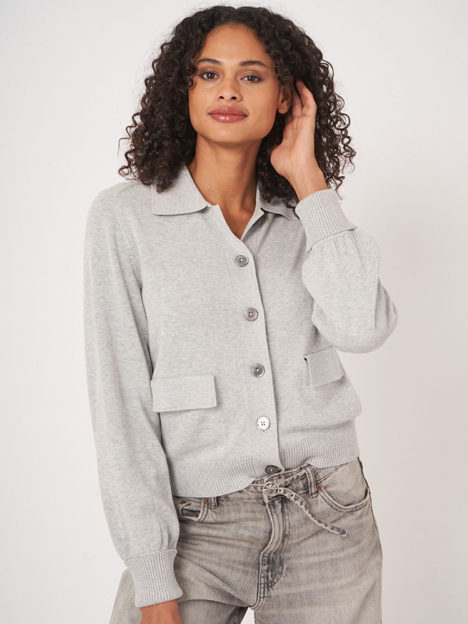 REPEAT cashmere Fijn gebreid vest met polokraag van katoenmix