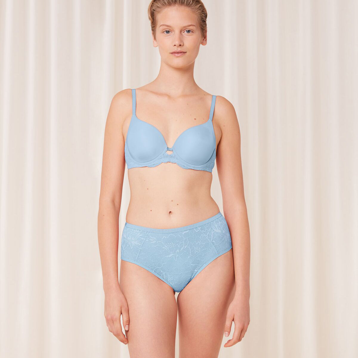 Triumph Amourette Charm WHP01 BH met beugel, blauw
