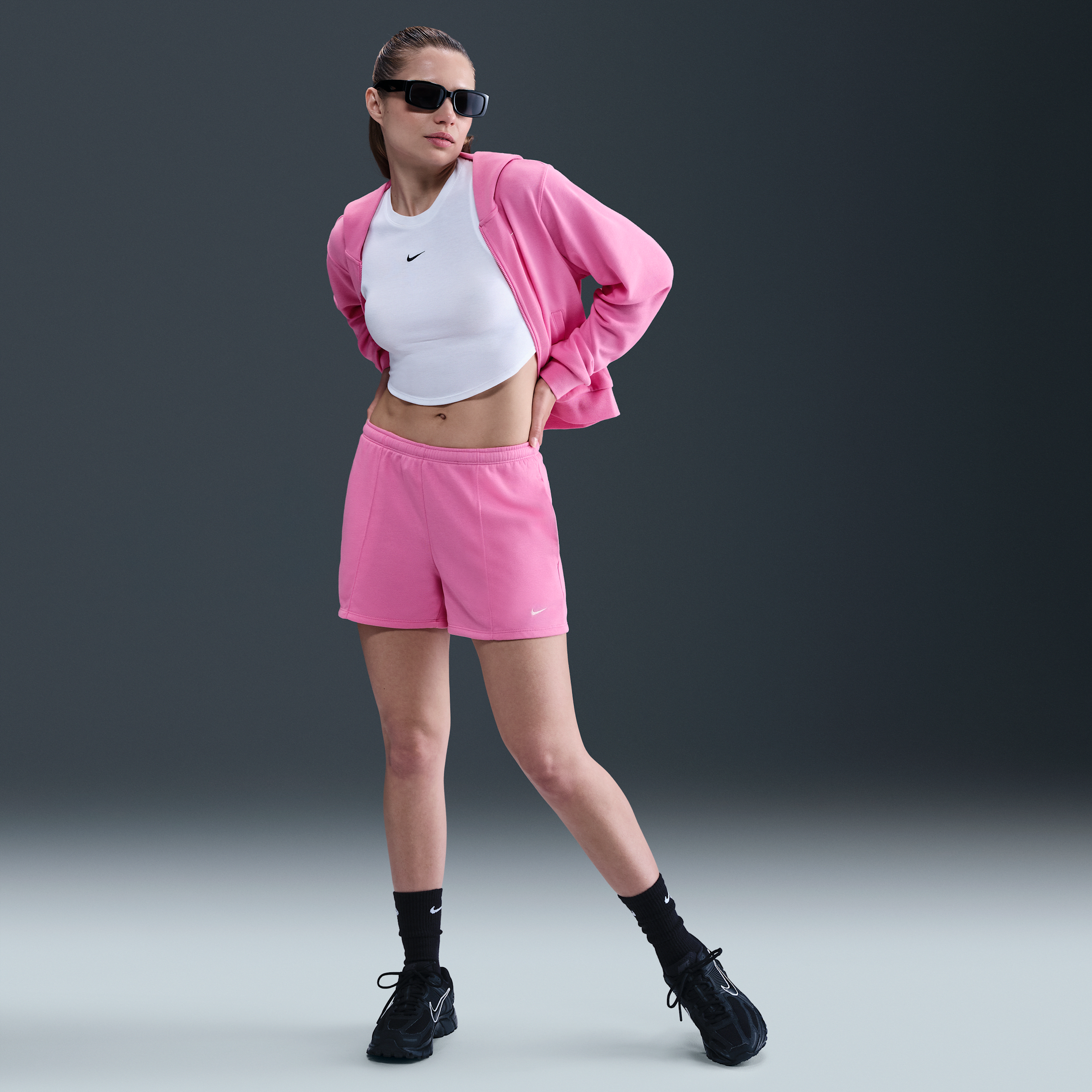 Nike Sportswear Chill Terry shorts van sweatstof met halfhoge taille voor dames (10 cm) - Roze