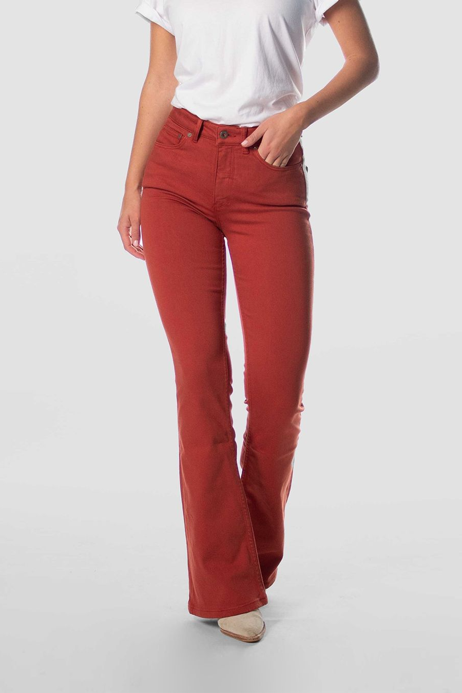 Kuyichi Damen vegan Jeans Lisette Flare Hellrot