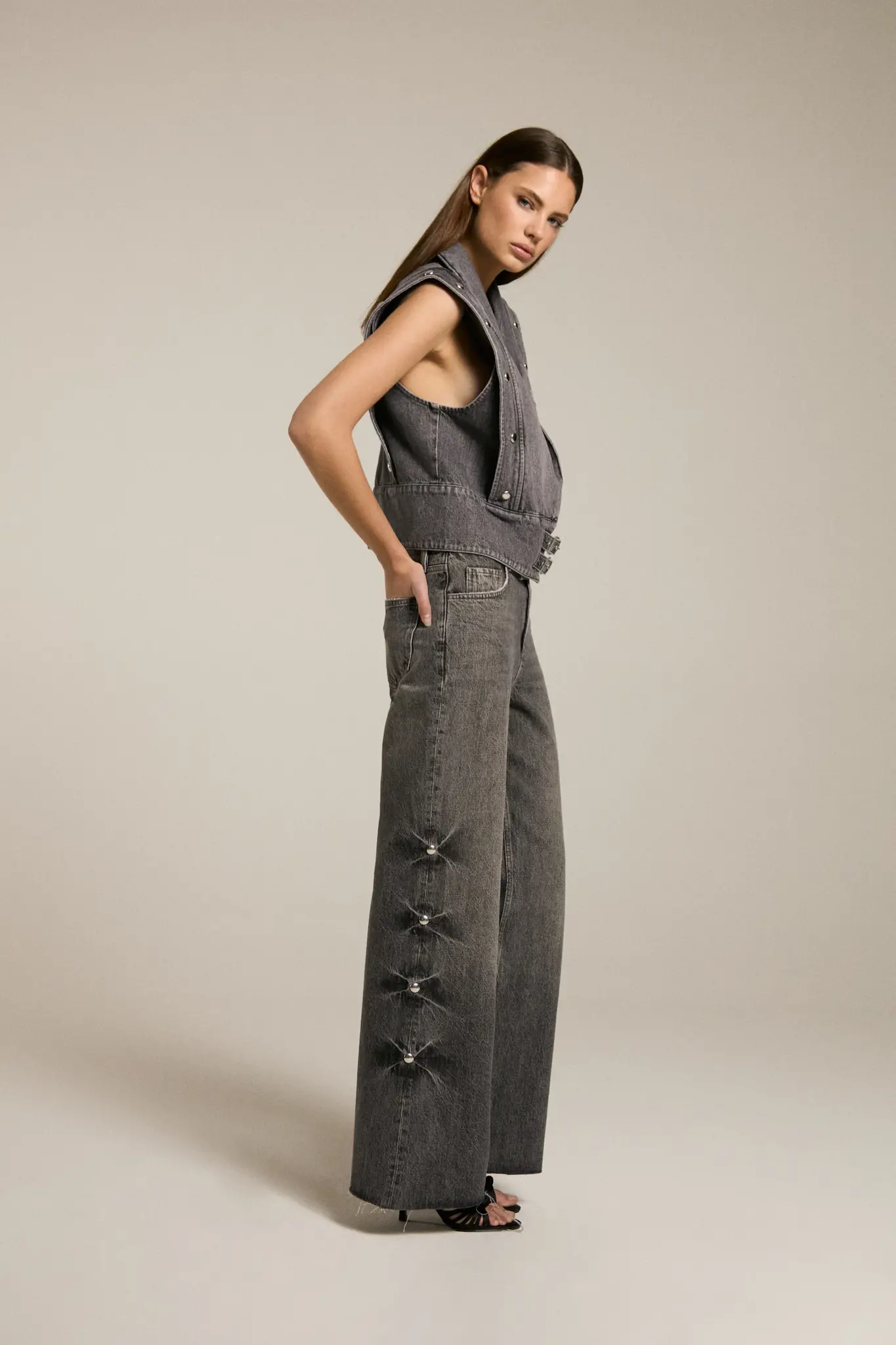 Homage to Denim H-cw25m49 mid waist wide leg jeans with big studs