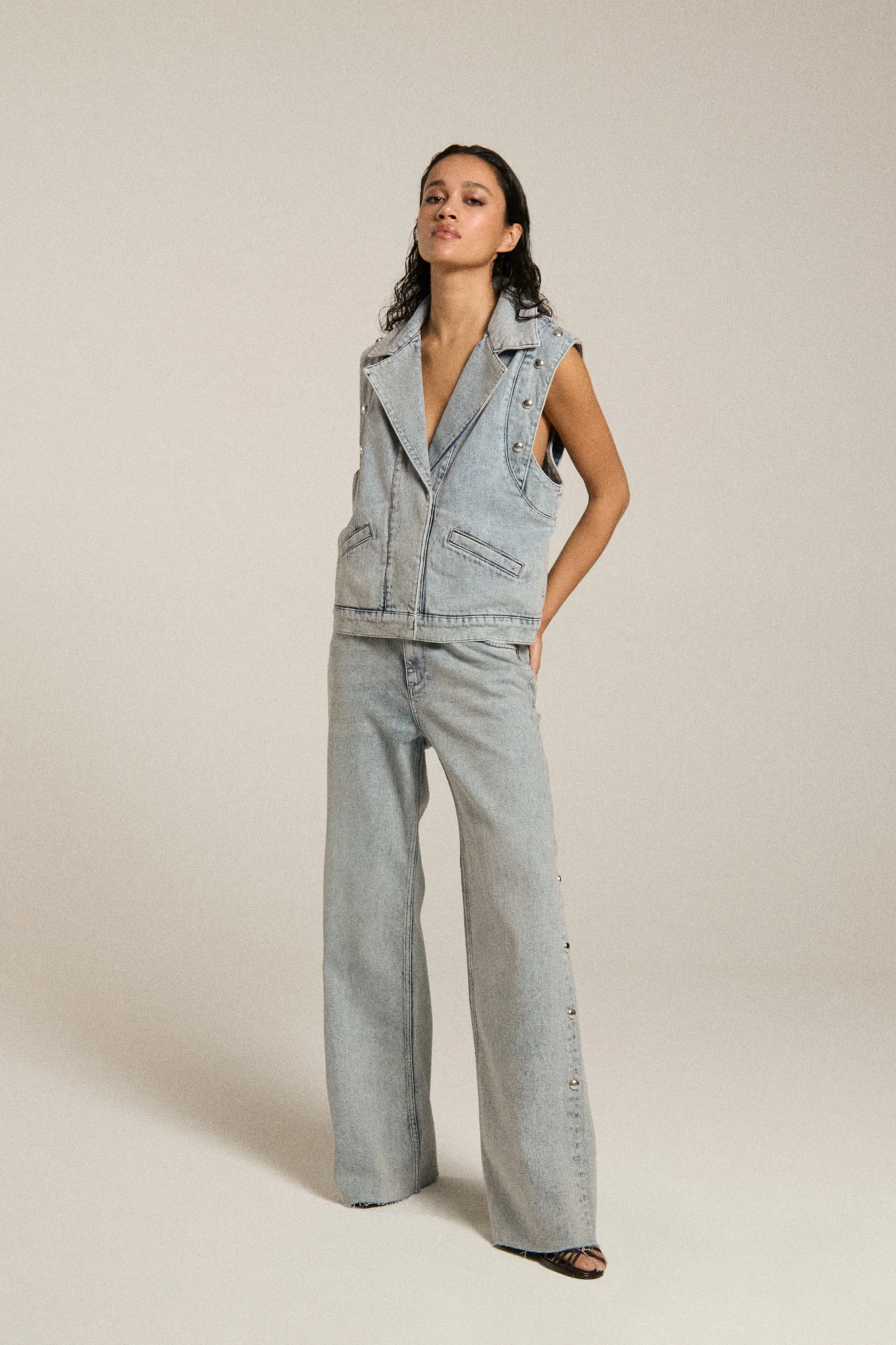 Homage to Denim H-cw25m85 mid waist wide leg jeans with big studs