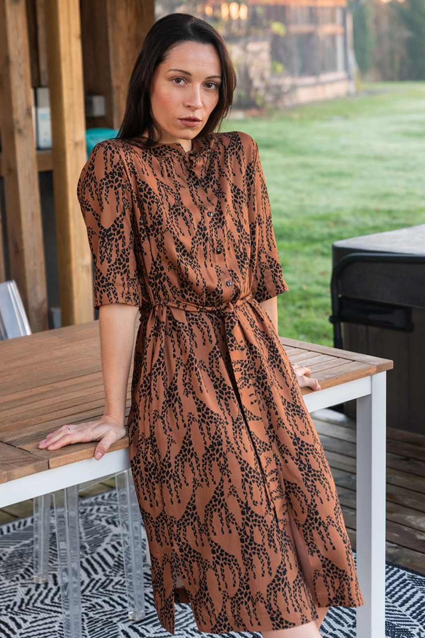 Widda Damen vegan Kleid Baya Giraffe Print Ocker