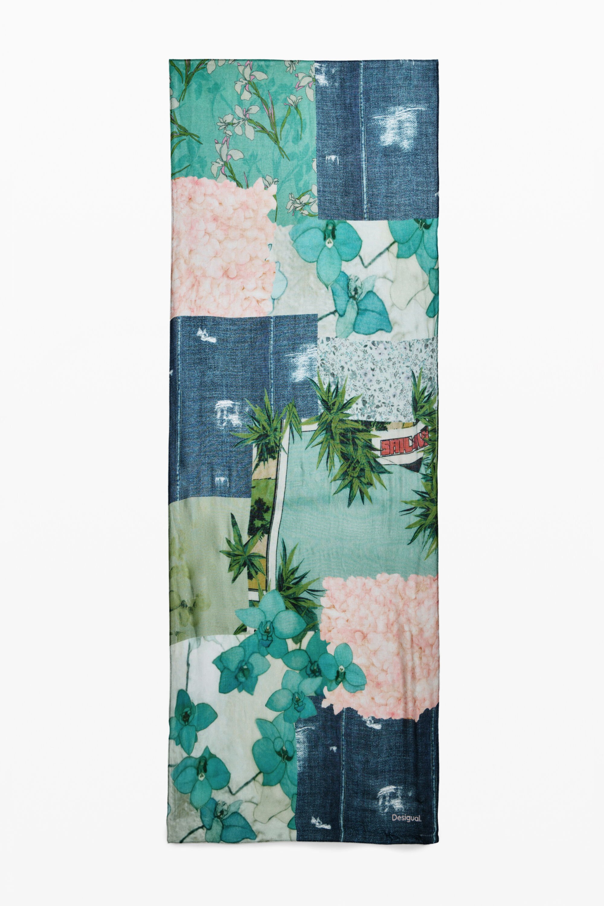 Desigual Patchwork sjaal - BLUE