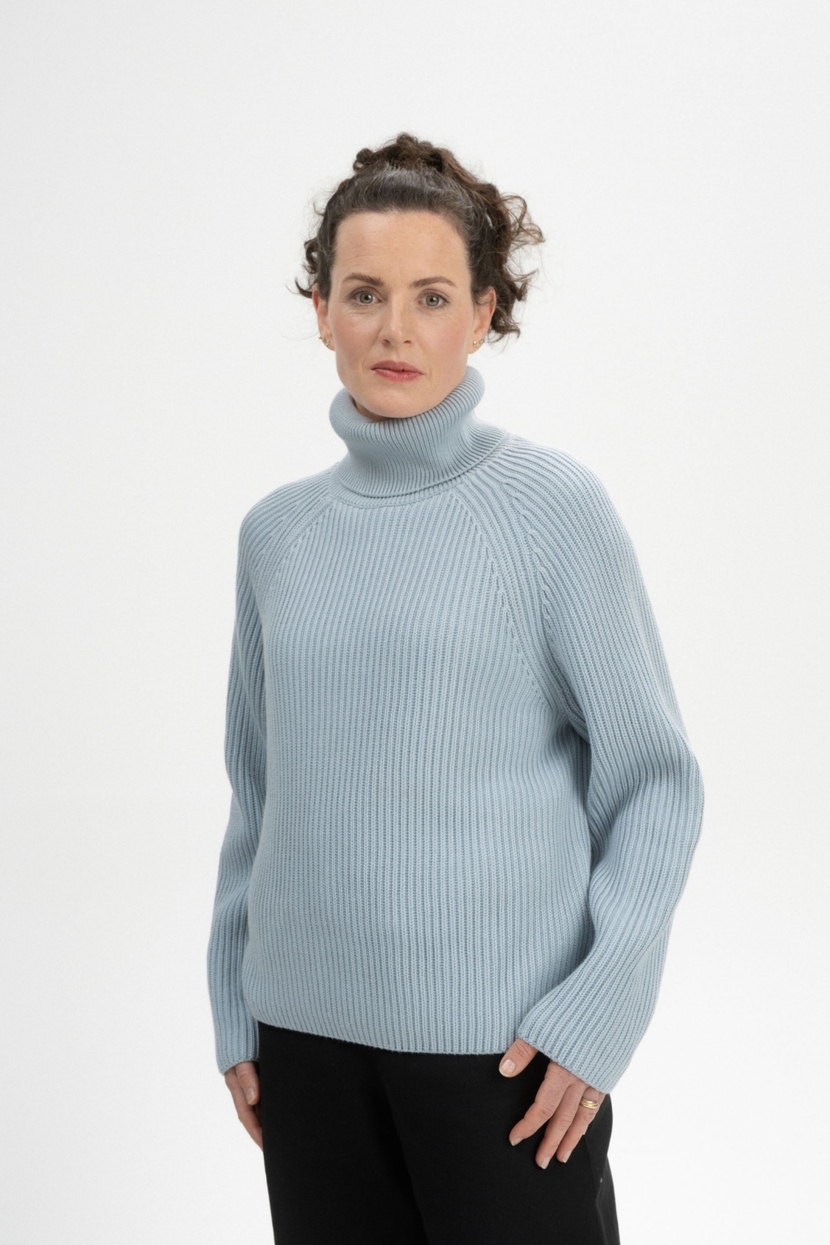 MELA Damen vegan Strickpullover Rippen-Rollkragen Chirha Cloudy Blue