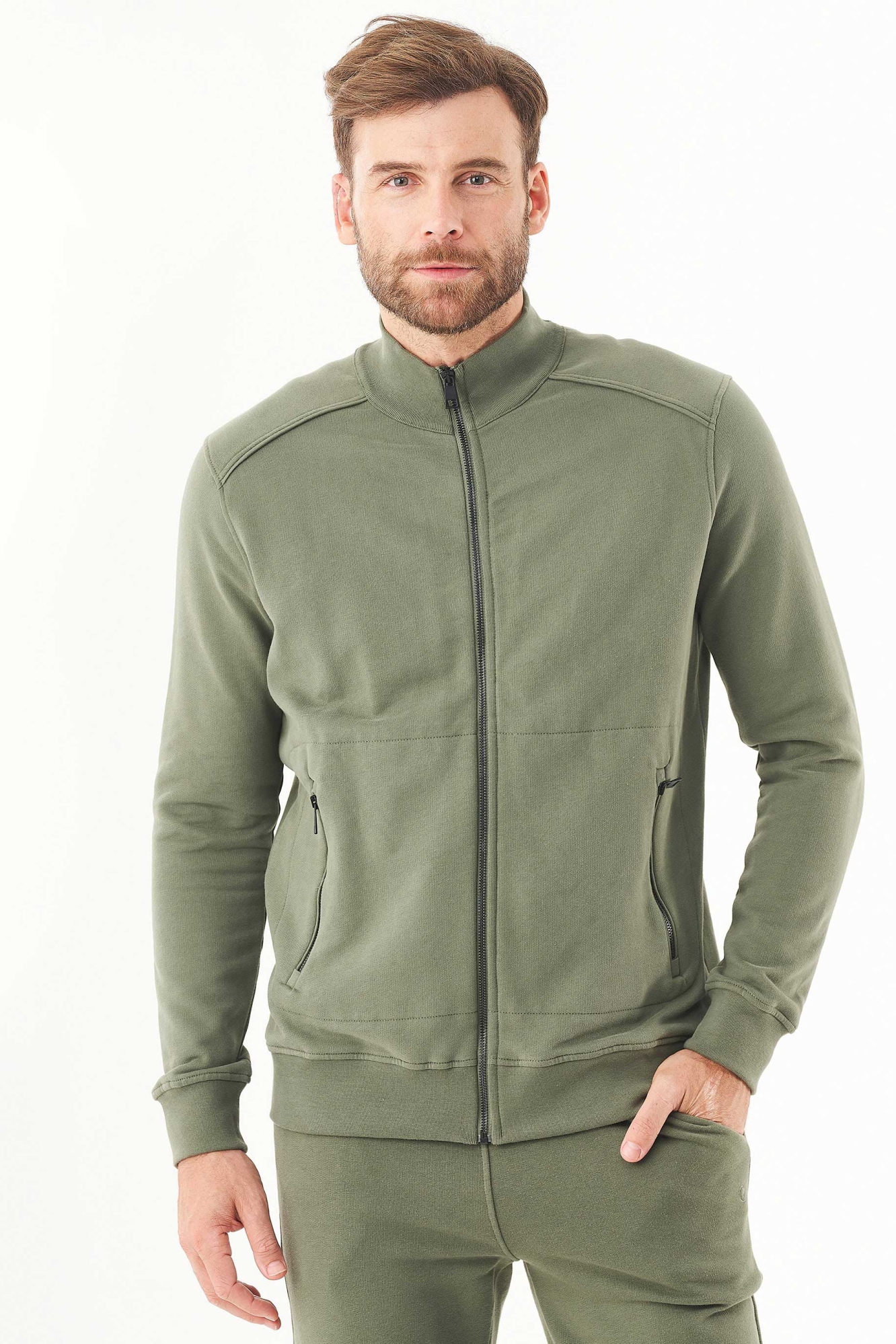 ORGANICATION Herren vegan Soft Touch Sweat Jacke Mid Olive