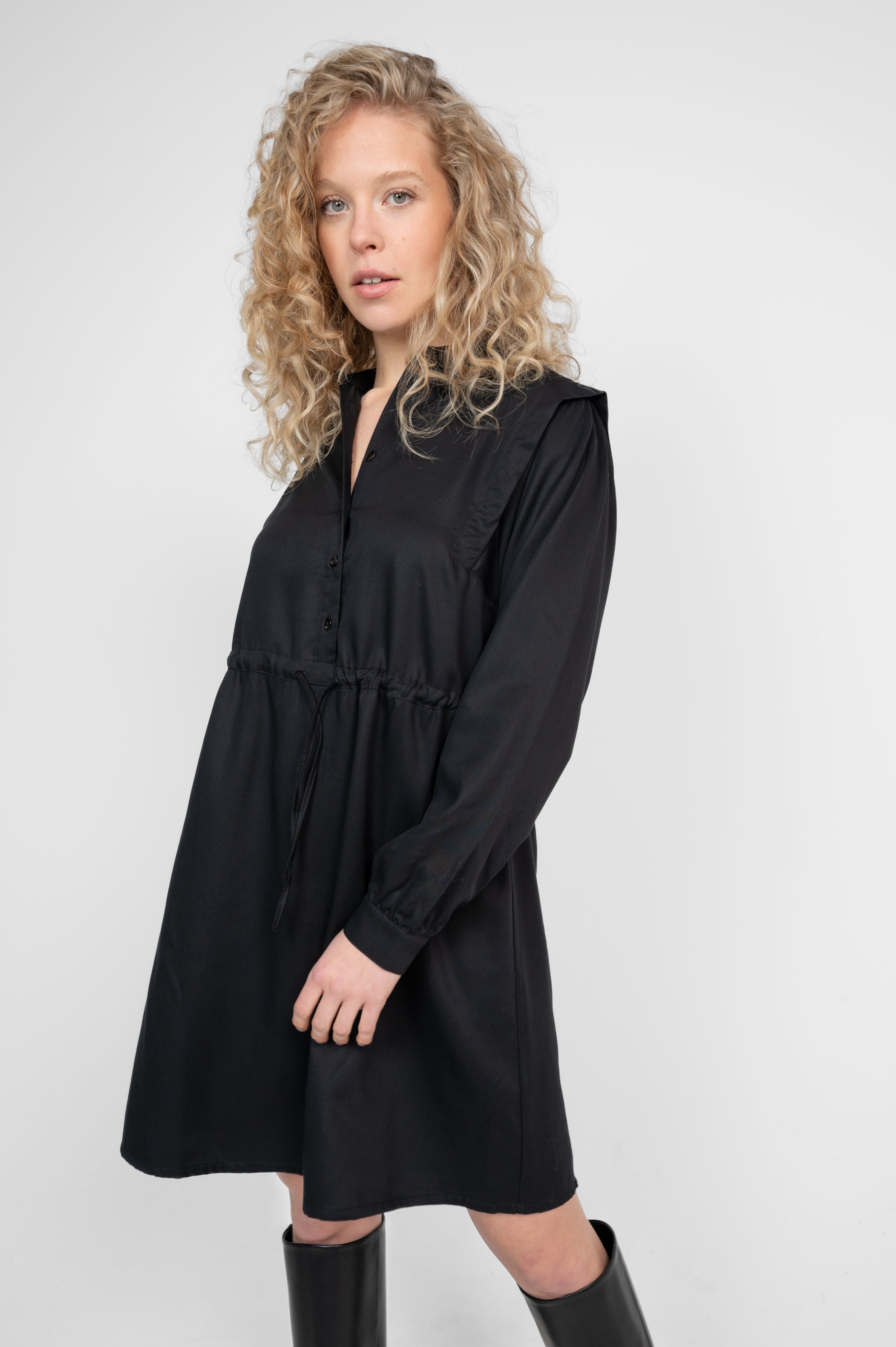 STORY OF MINE Damen vegan Kleid Mit Kordelzug Schwarz