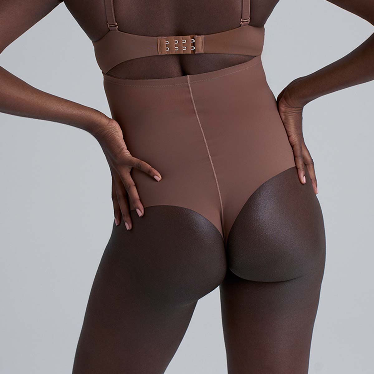 Bye Bra Sculpting High Waist g-string, bruin