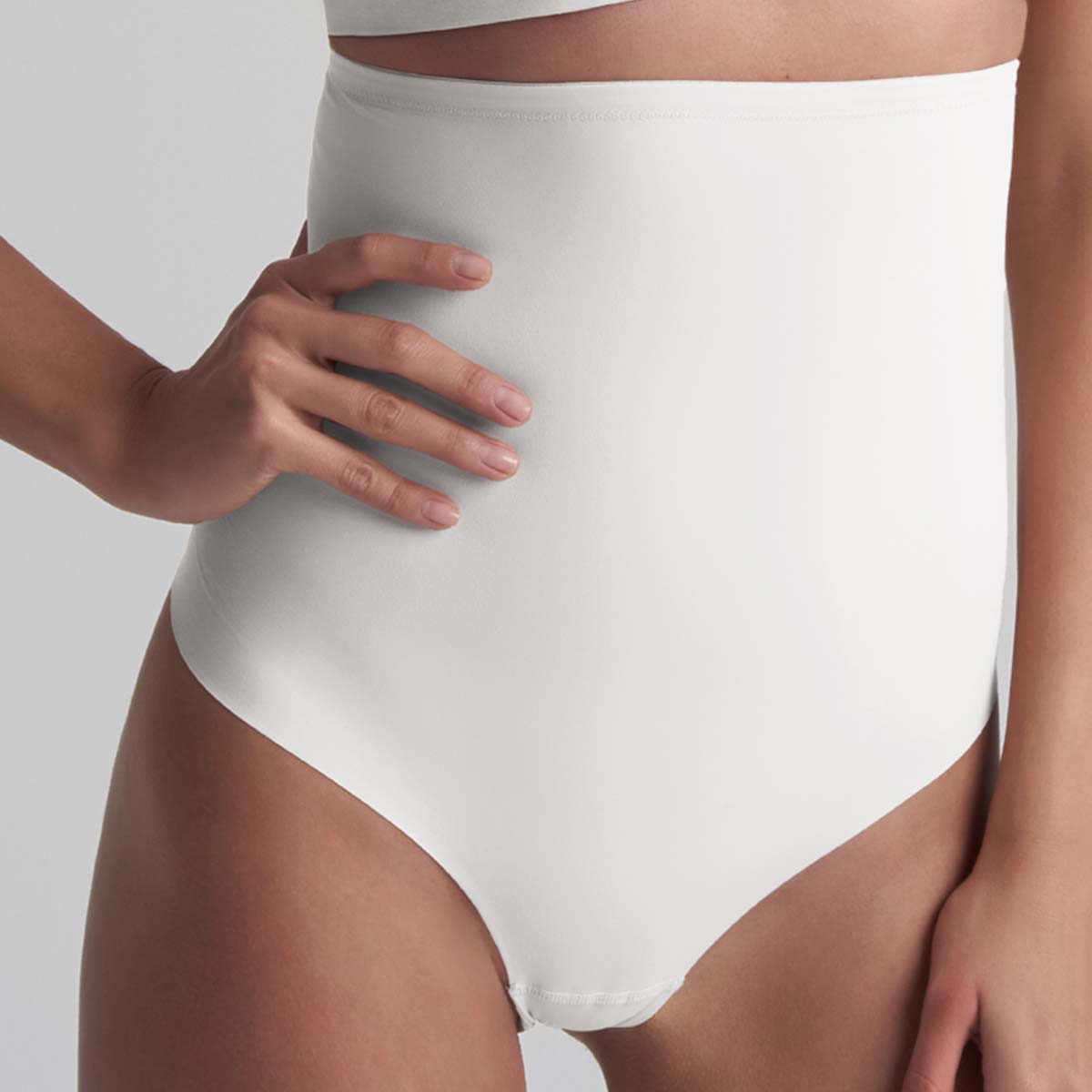 Bye Bra Sculpting High Waist g-string, naturel