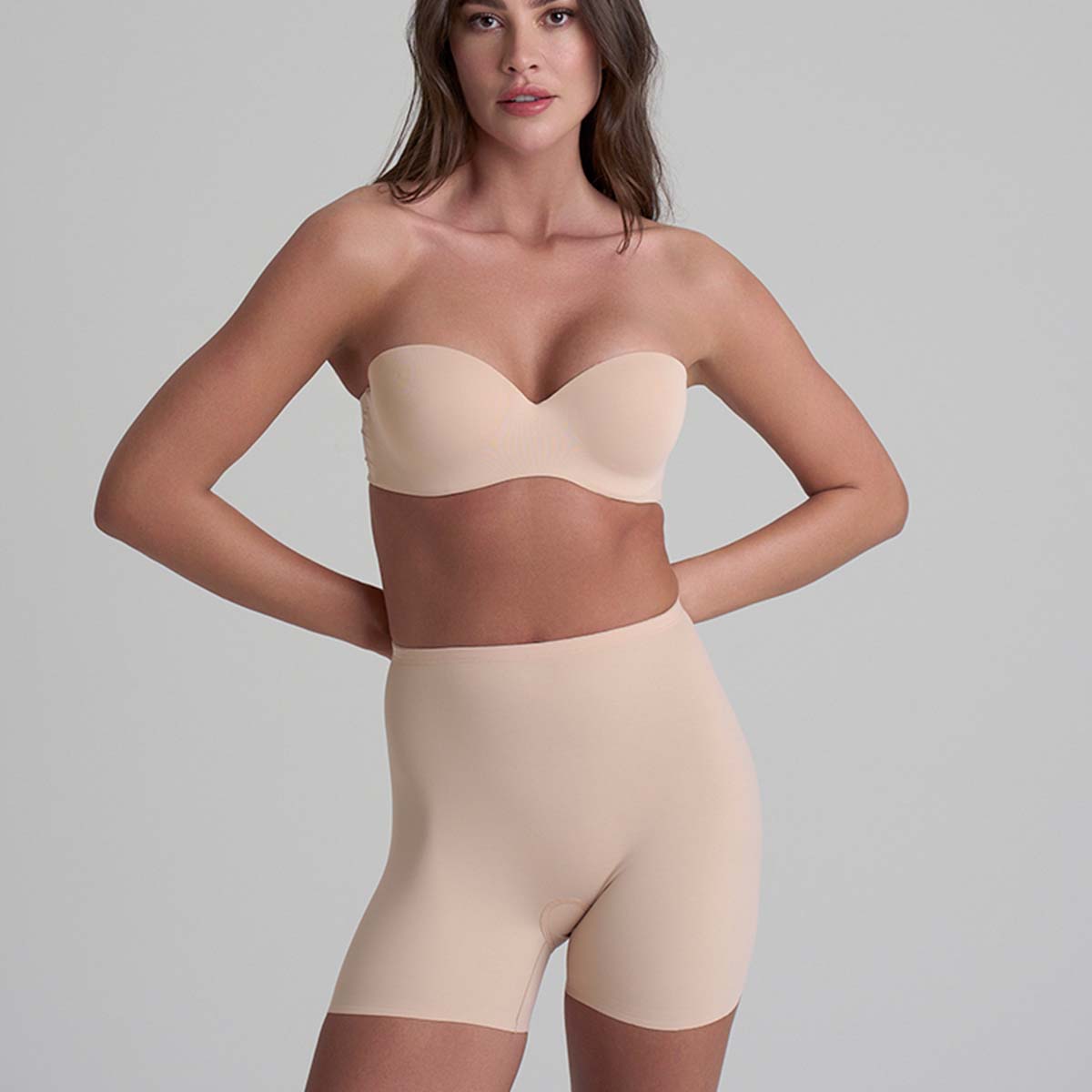 Bye Bra Sculpting Mid Waist Shorty hipster slip, beige