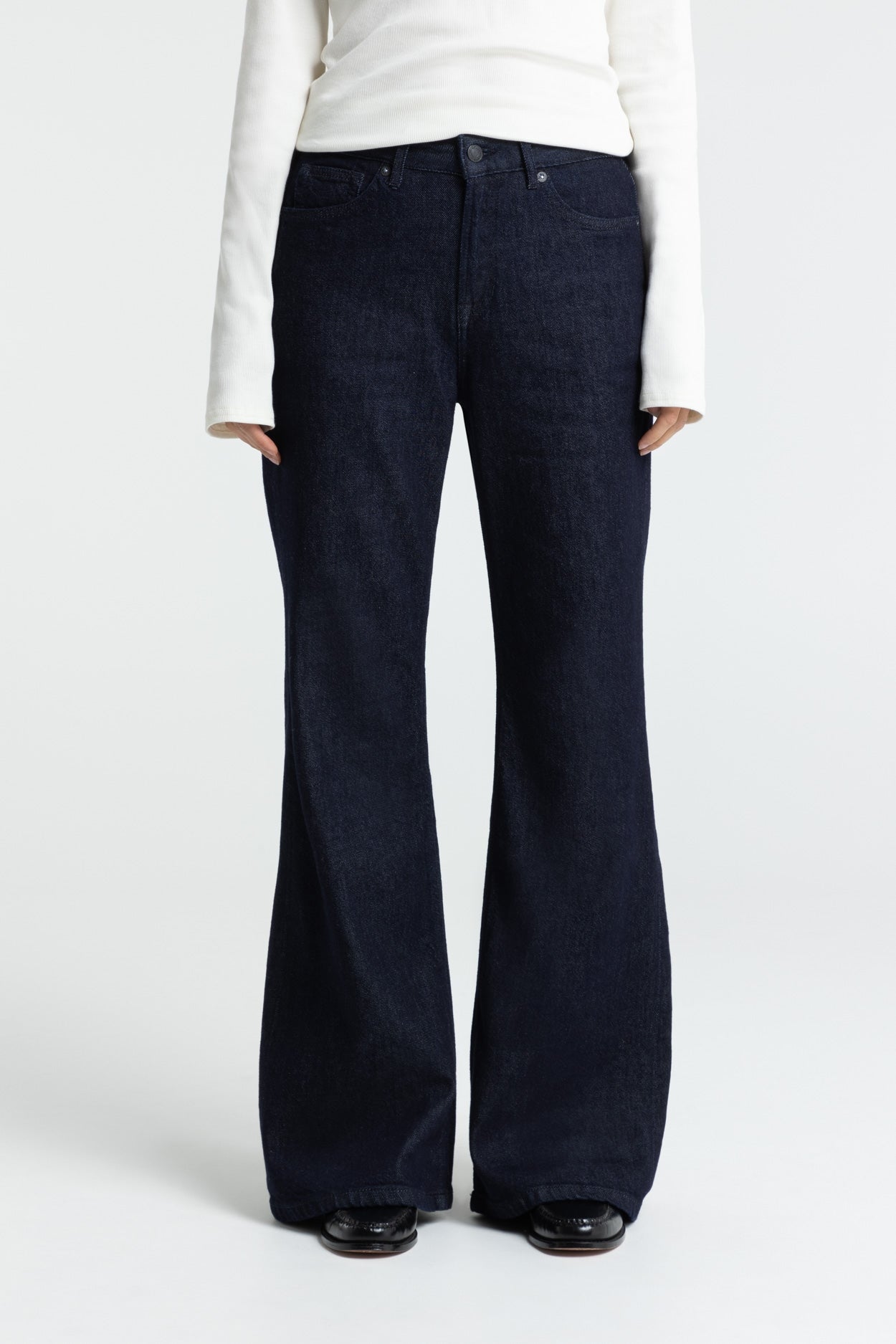 Kings Of Indigo Damen vegan Jeans Kukiko Blue Rinse