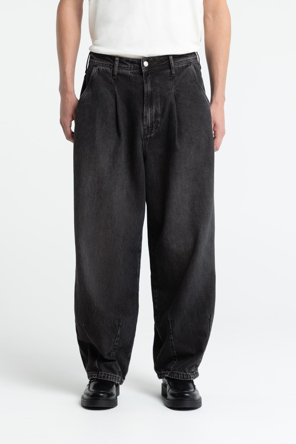 Kings Of Indigo Herren vegan Hose Sabium Vilma Schwarz