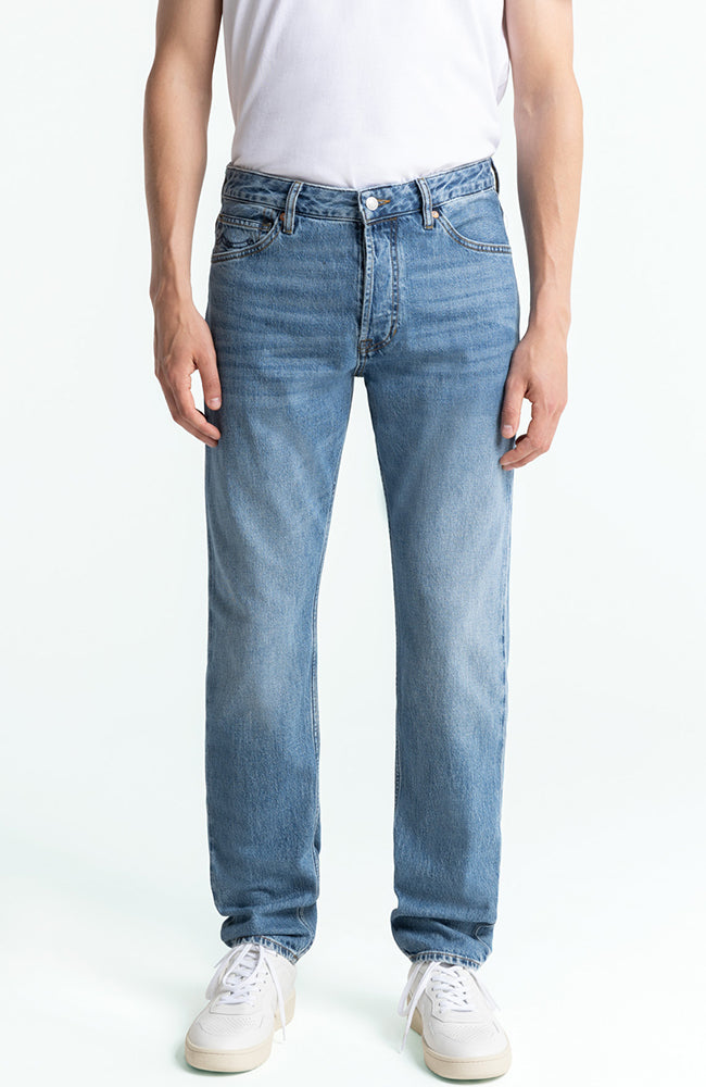 Kings Of Indigo Herren vegan Jeans Addo Atria Mid Used Blue