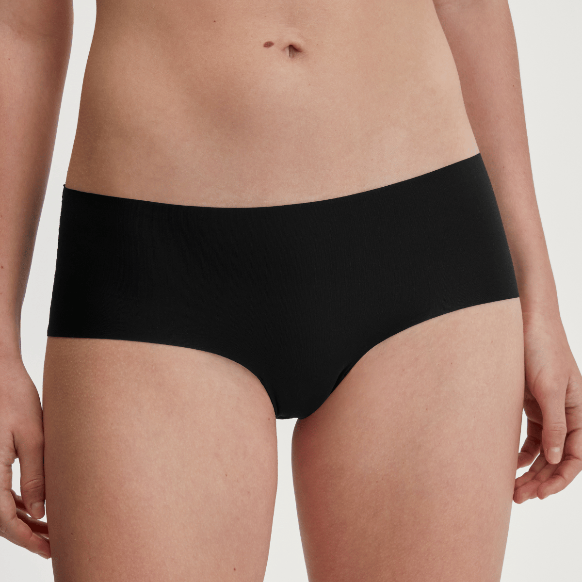 Calida Sleek Skin hipster slip, zwart