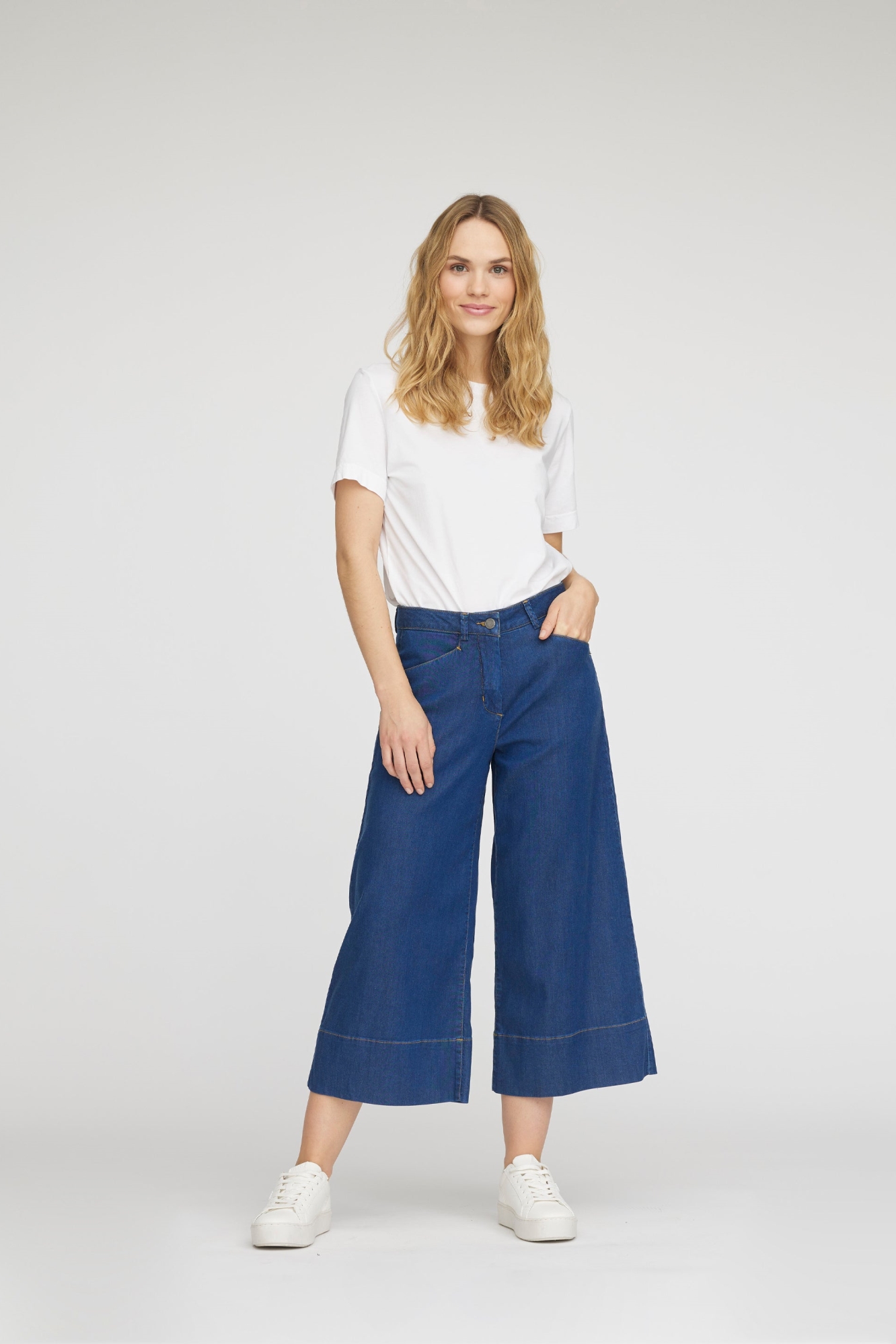 LAURIE Damen vegan Jeans Loose Crop Rachel Medium Blue Denim