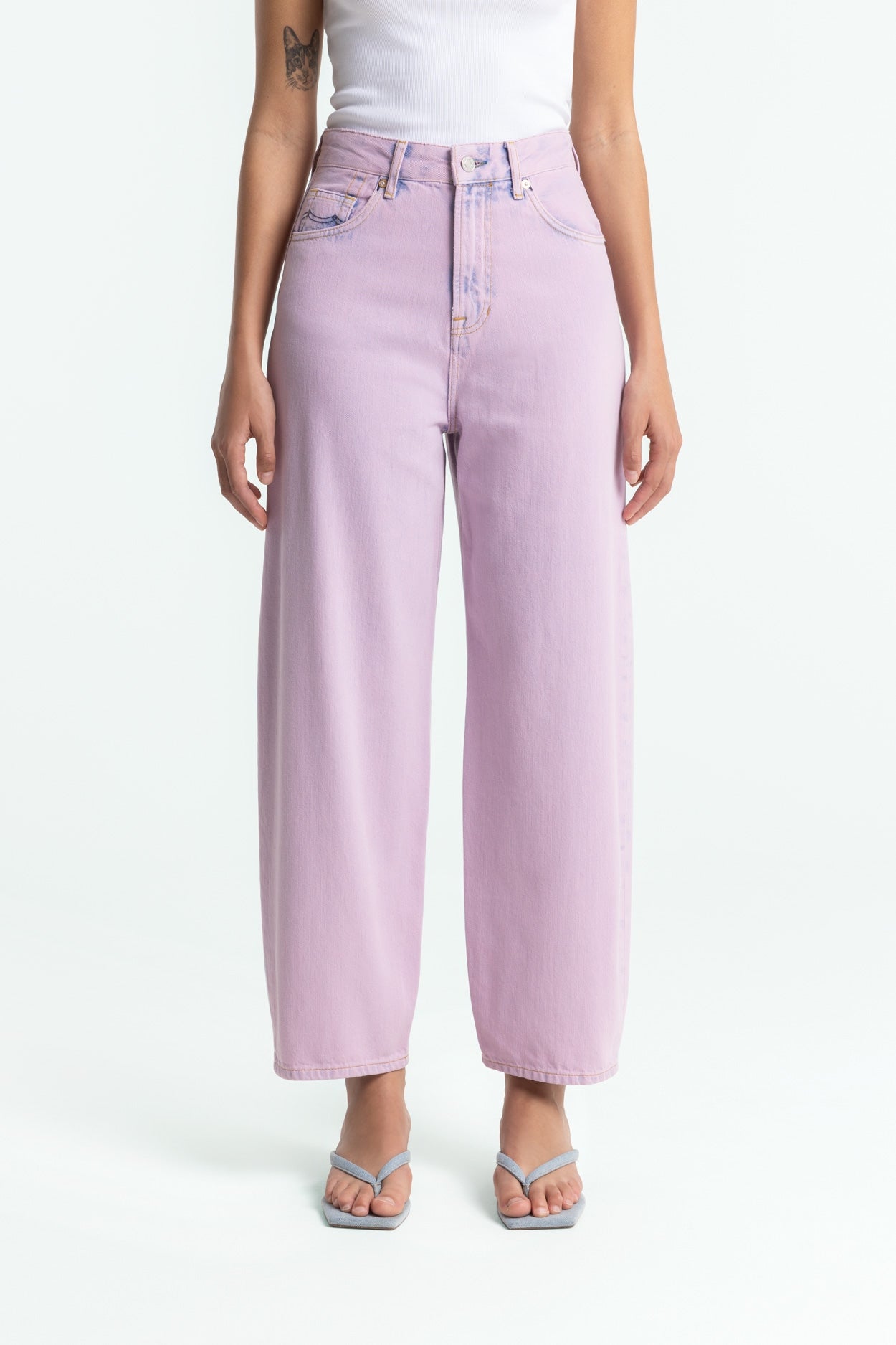 Kings Of Indigo Damen vegan Jeans Leila Chase Polignac Over Dye Lilac