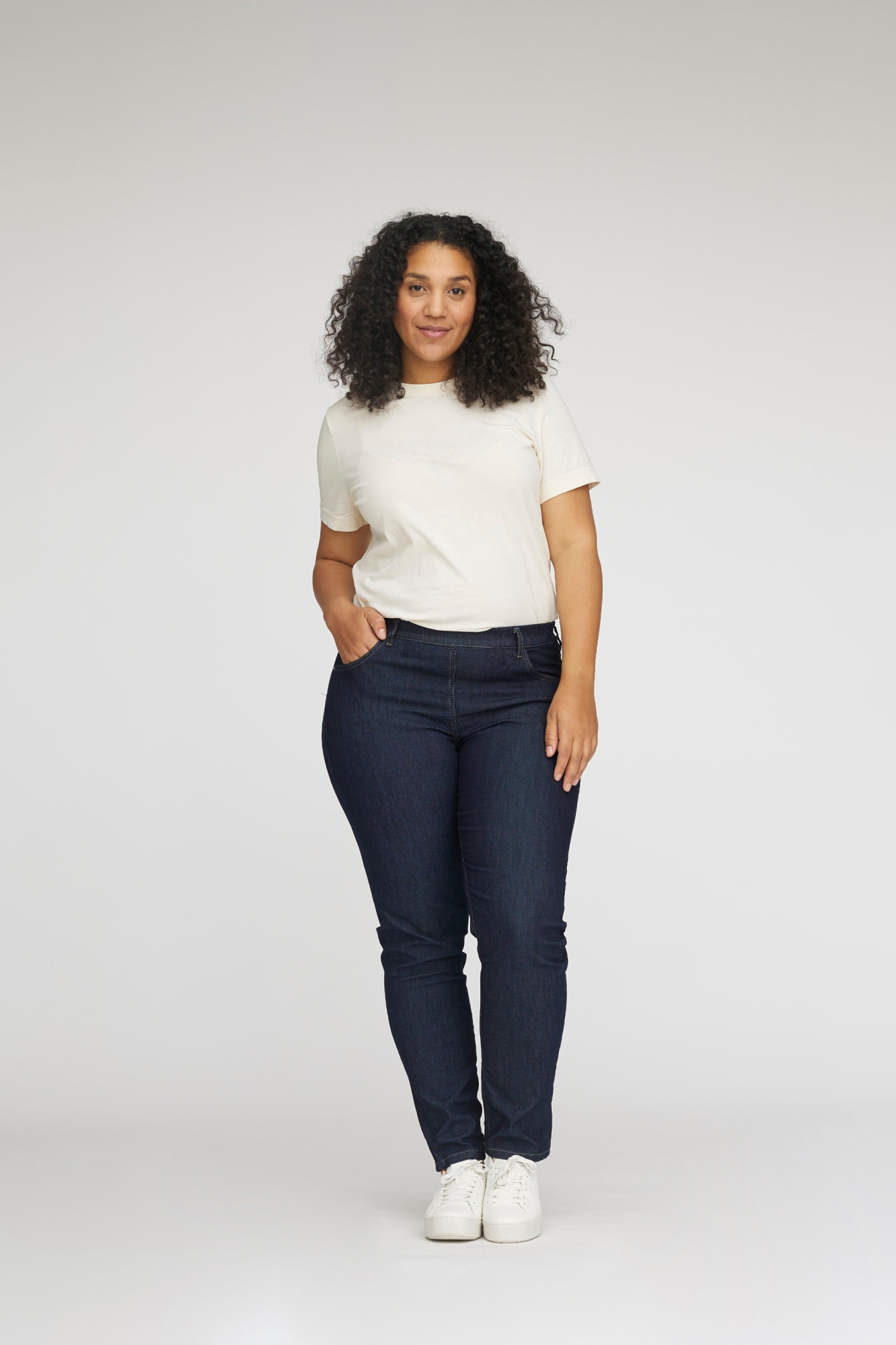 LAURIE Damen vegan Hose Kelly Regular Sl Dunkelblau Denim