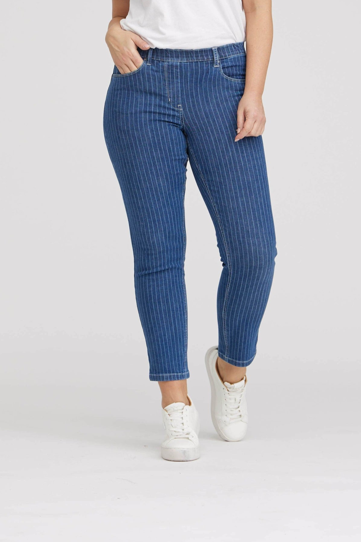 LAURIE Damen vegan Jeans Hannah Extra Short Length Blue Stripe