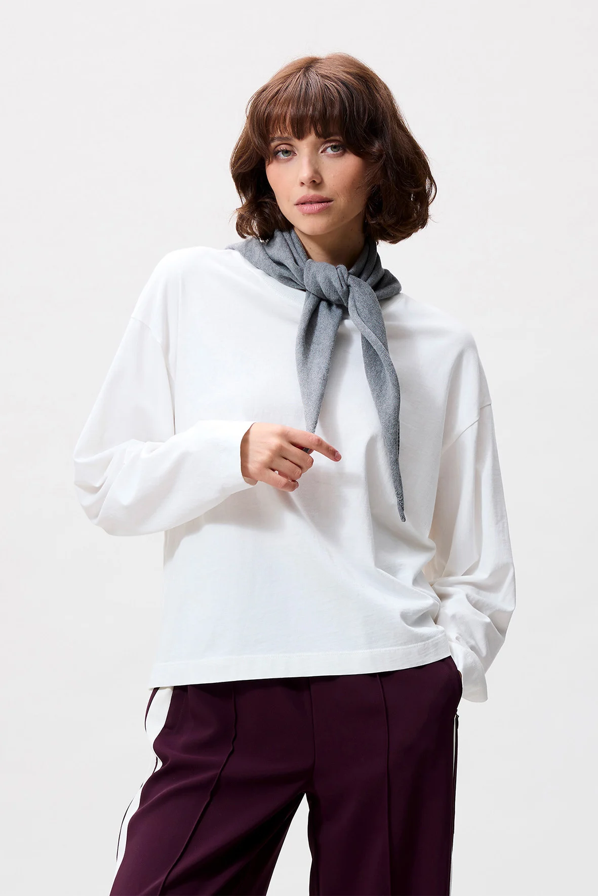 Catwalk Junkie 2504028000 triangle scarf