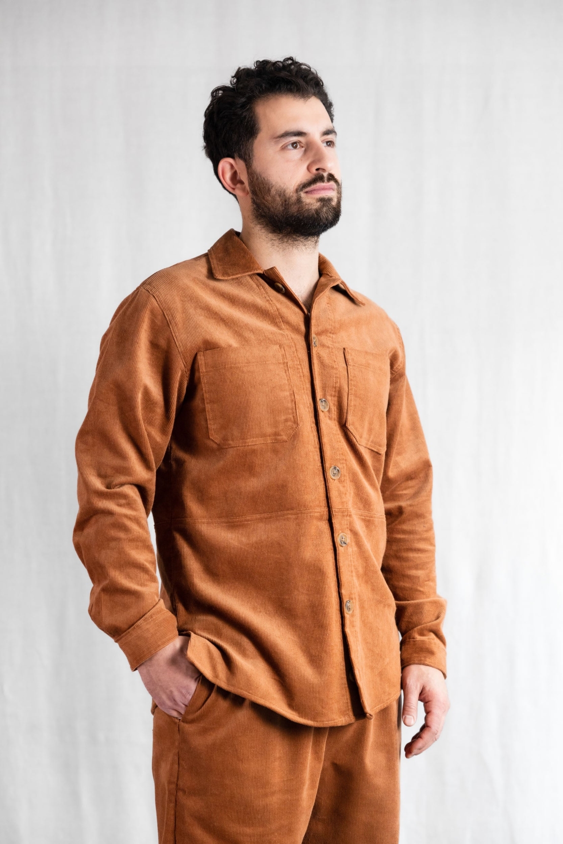Jyoti Fair Works Herren vegan Polo Kalagi Zimt