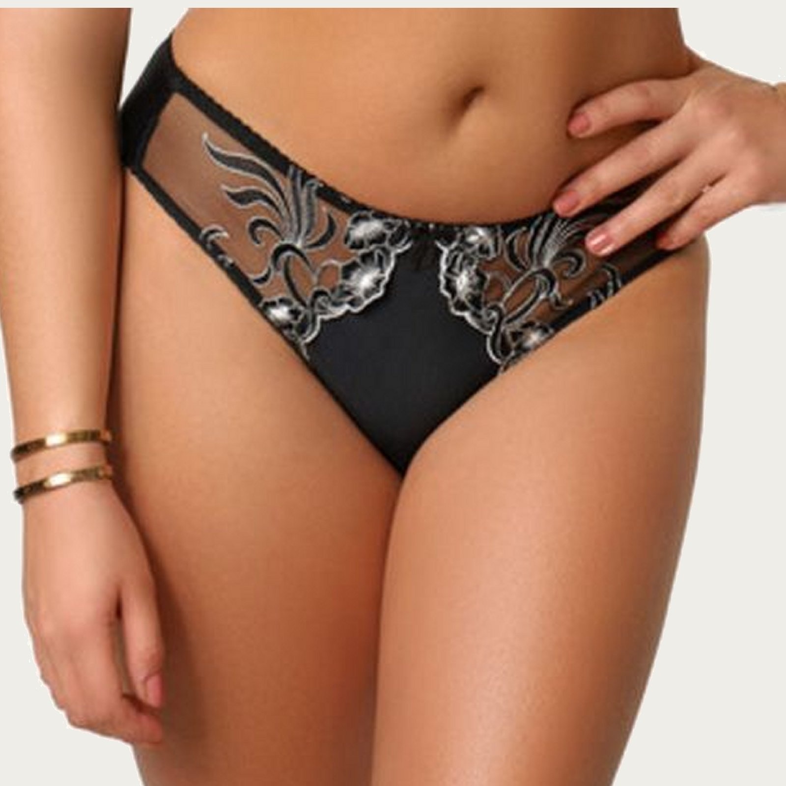 BB (Benefit) BB Slip Mama Claudia Black