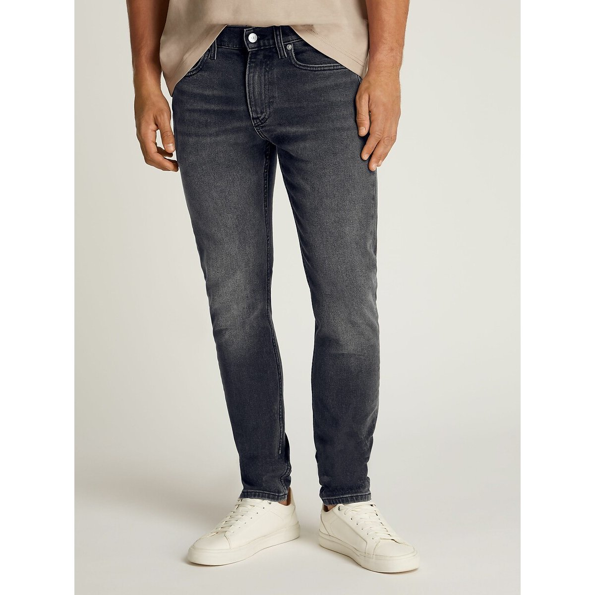 Calvin Klein Slim fit jeans SLIM TAPER Muntzakje, logo borduursel