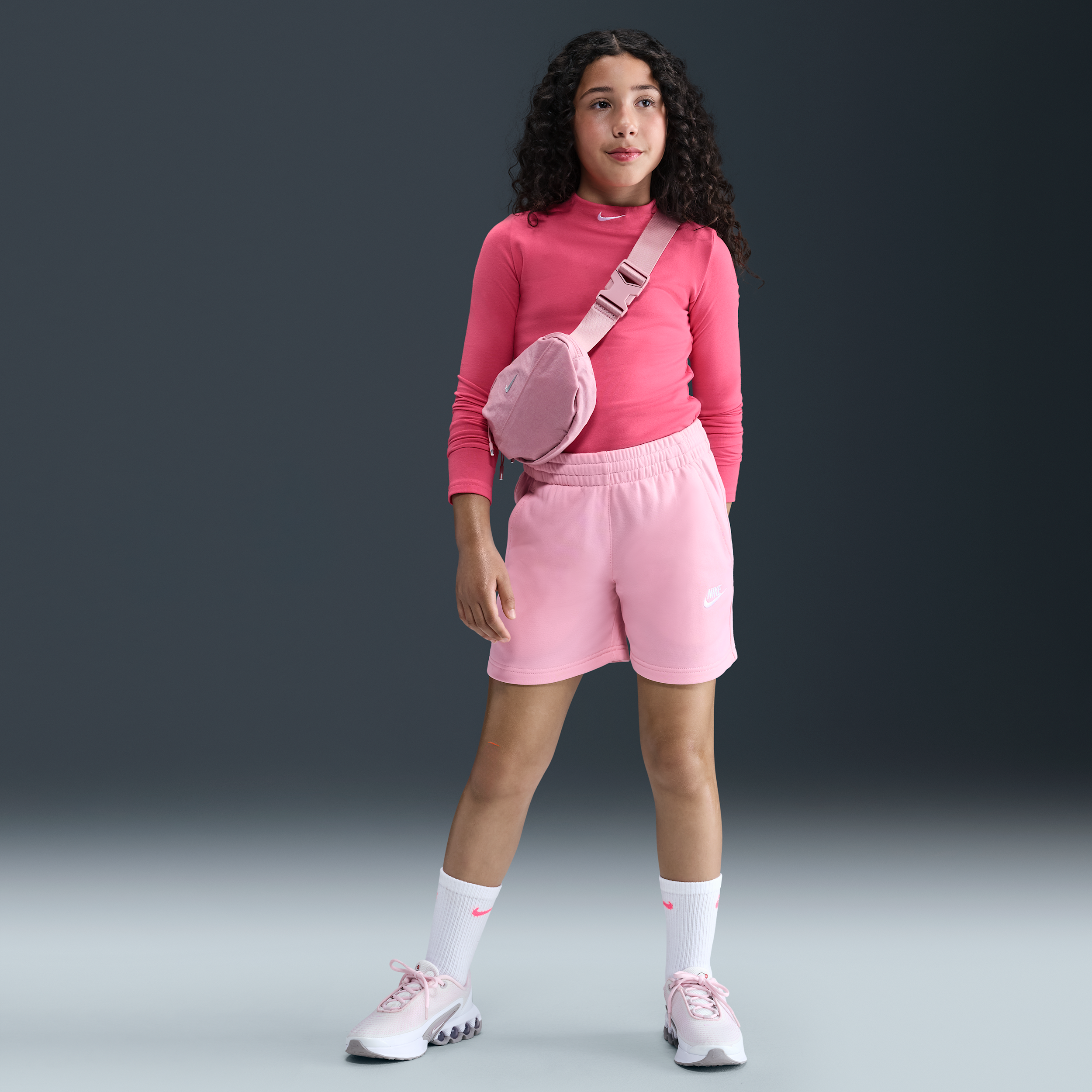 Nike Club Fleece meisjesshorts van sweatstof (13 cm) - Roze
