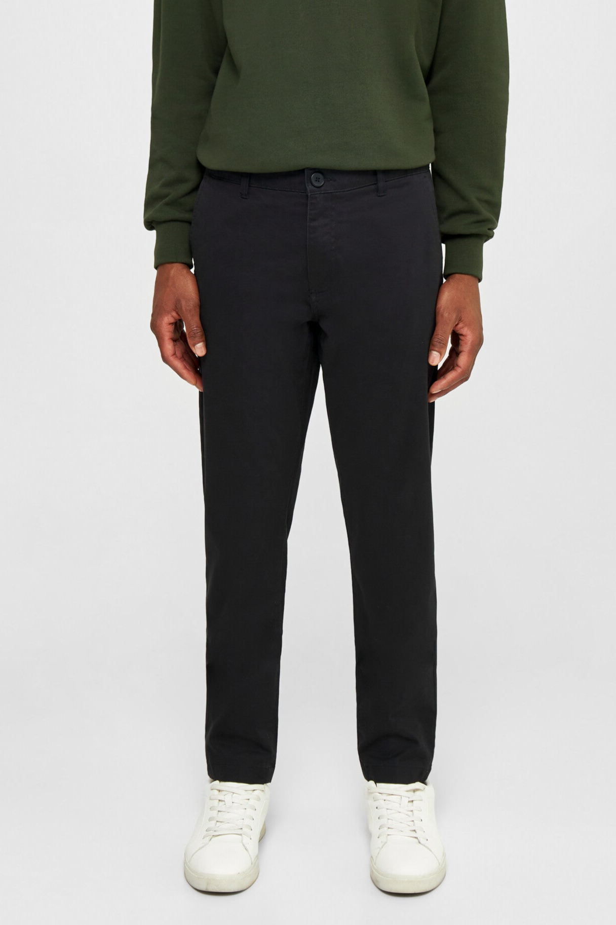 KnowledgeCotton Apparel Herren vegan Chino-Hose Luca Slim Twill Schwarz Jet