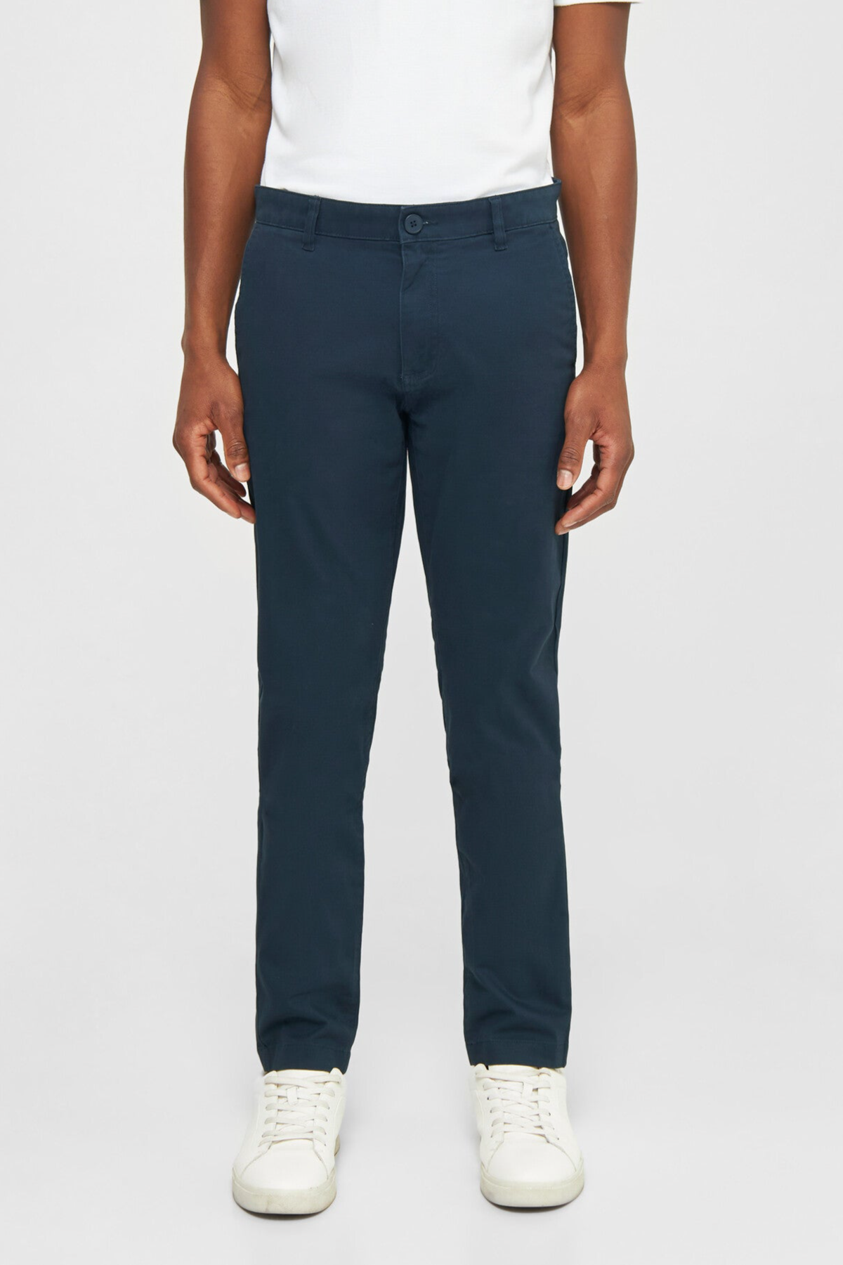 KnowledgeCotton Apparel Herren vegan Chino-Hose Luca Slim Twill Total Eclipse Navy