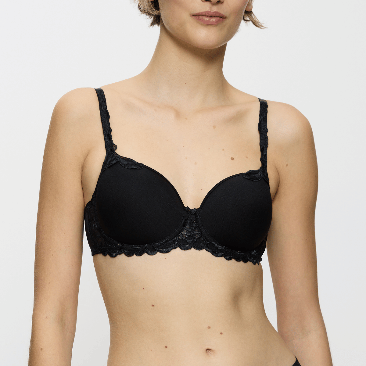 Triumph Modern Finesse WP BH met beugel, zwart