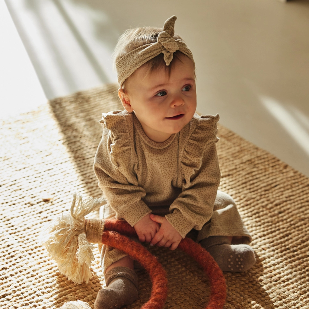 Dirkje-collectie Tweedelige set met haarbandje (beige grey)