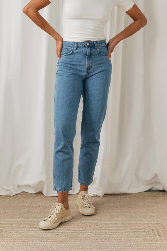 TWOTHIRDS Damen vegan Jeans Nakholmen Mittelblau