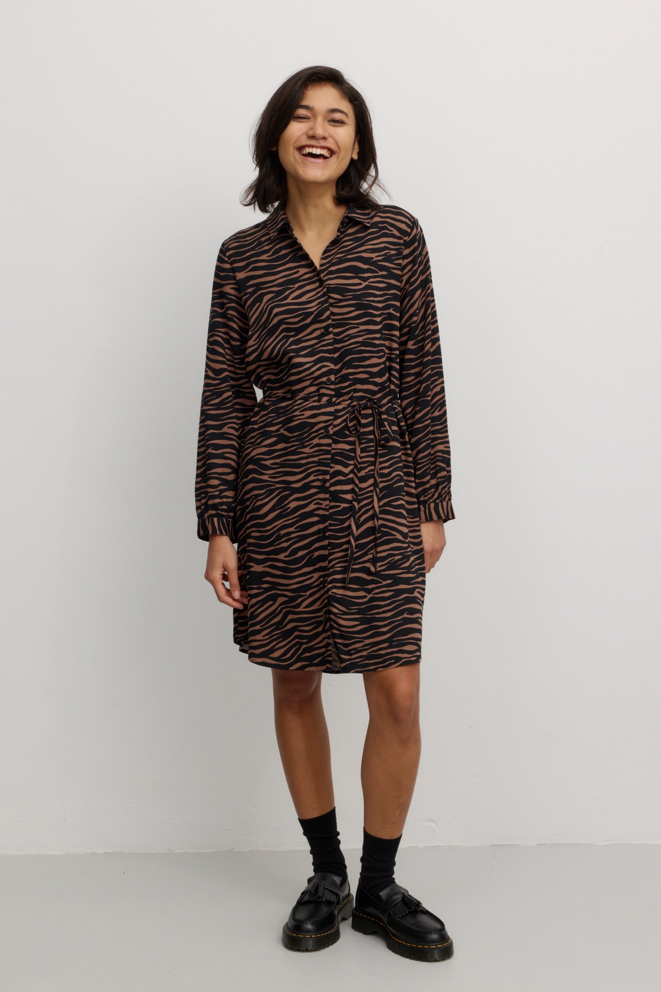 Recolution Damen vegan Kleid Melon Zebra Cognac Braun
