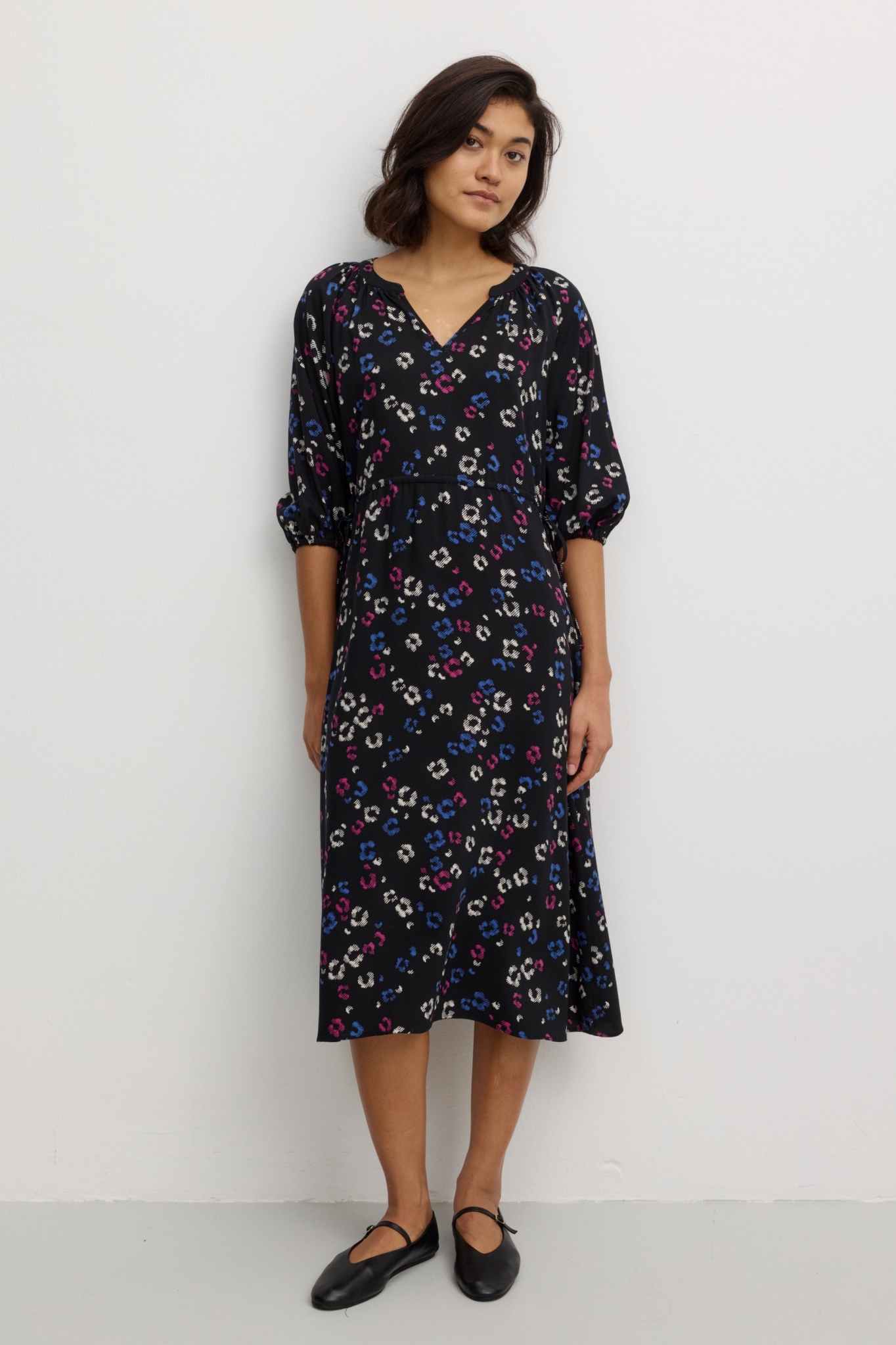 Recolution Damen vegan Kleid Nemesia Blossom Schwarz