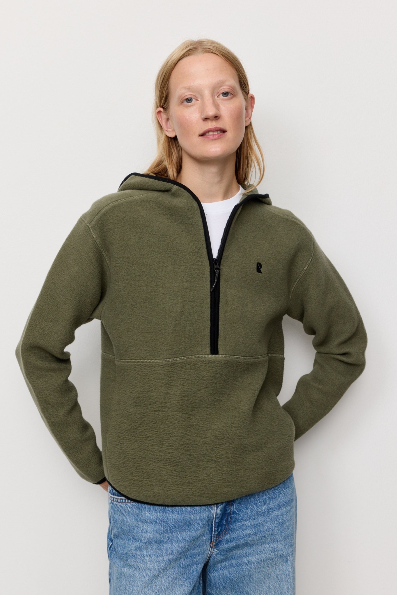 Recolution Damen vegan Hoodie Forsthia Dark Khaki