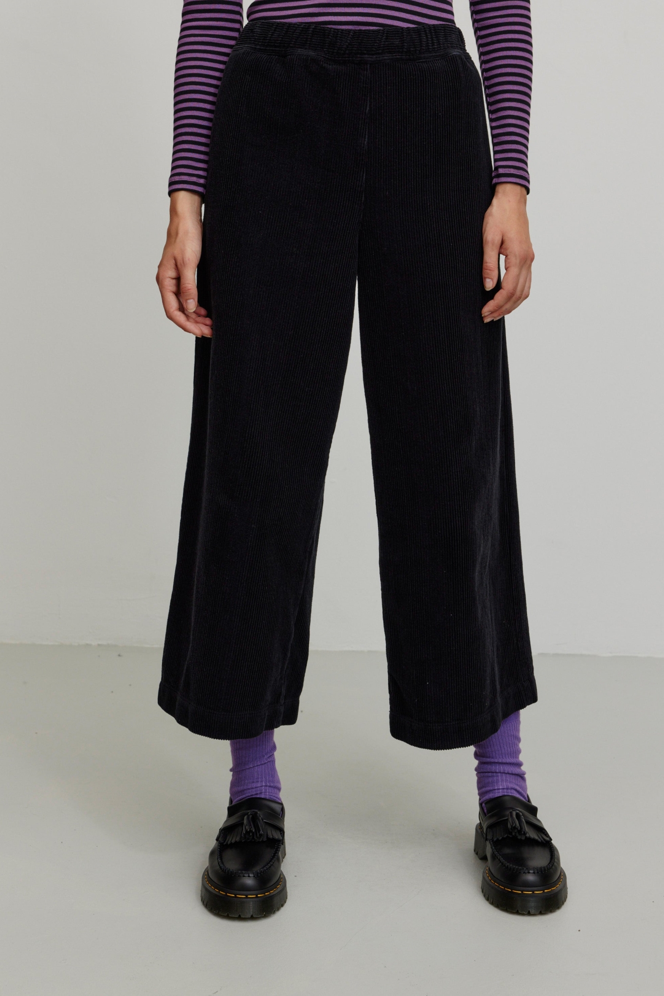 Recolution Damen vegan Culottes Corduroy Protea Schwarz