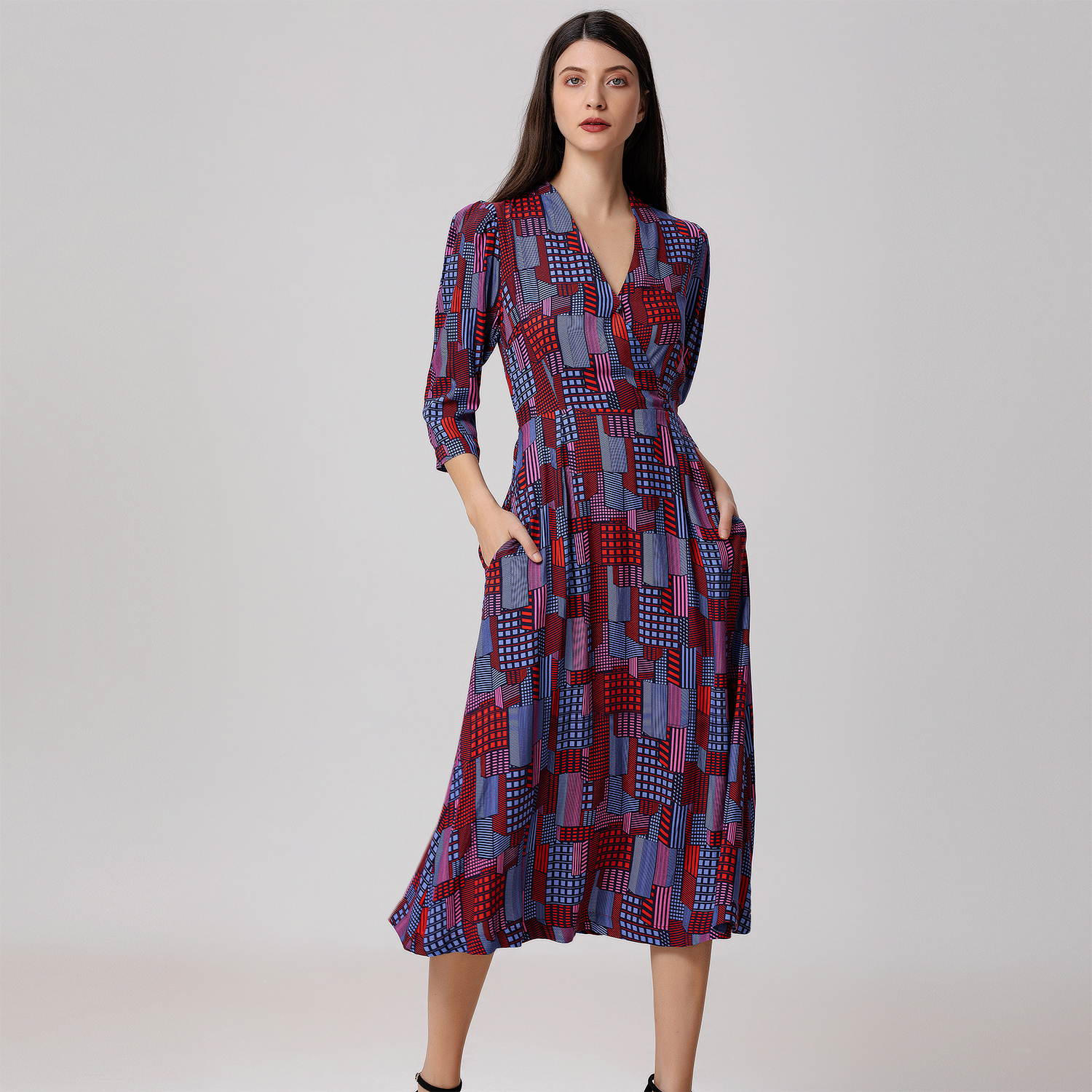 S&J Weekends Midi-wikkeljurk met grafische print en V-hals