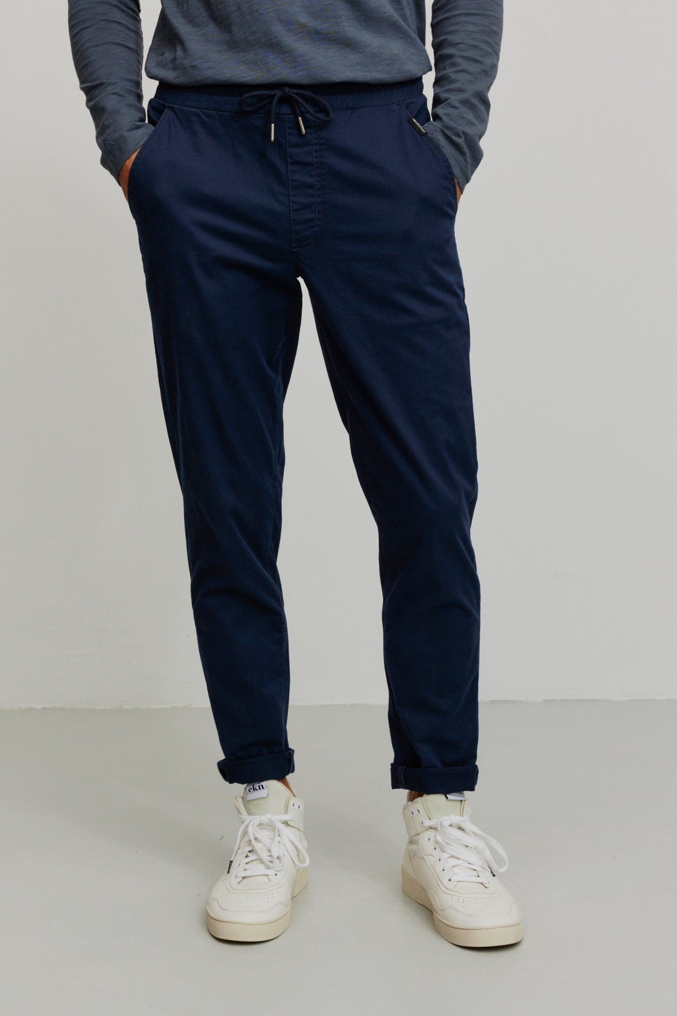 Recolution Herren vegan Jogginghose Chino Taro Dark Navy