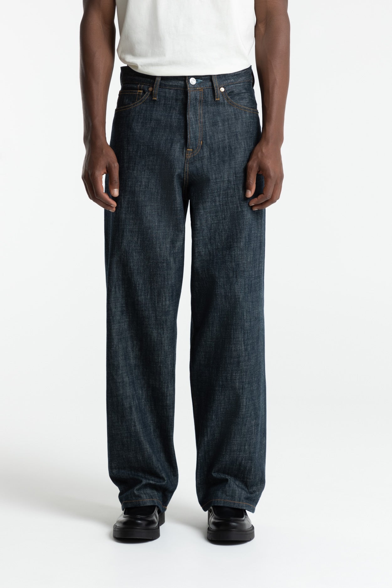 Kings Of Indigo Herren vegan Jeans Malkiel Ceky Blau