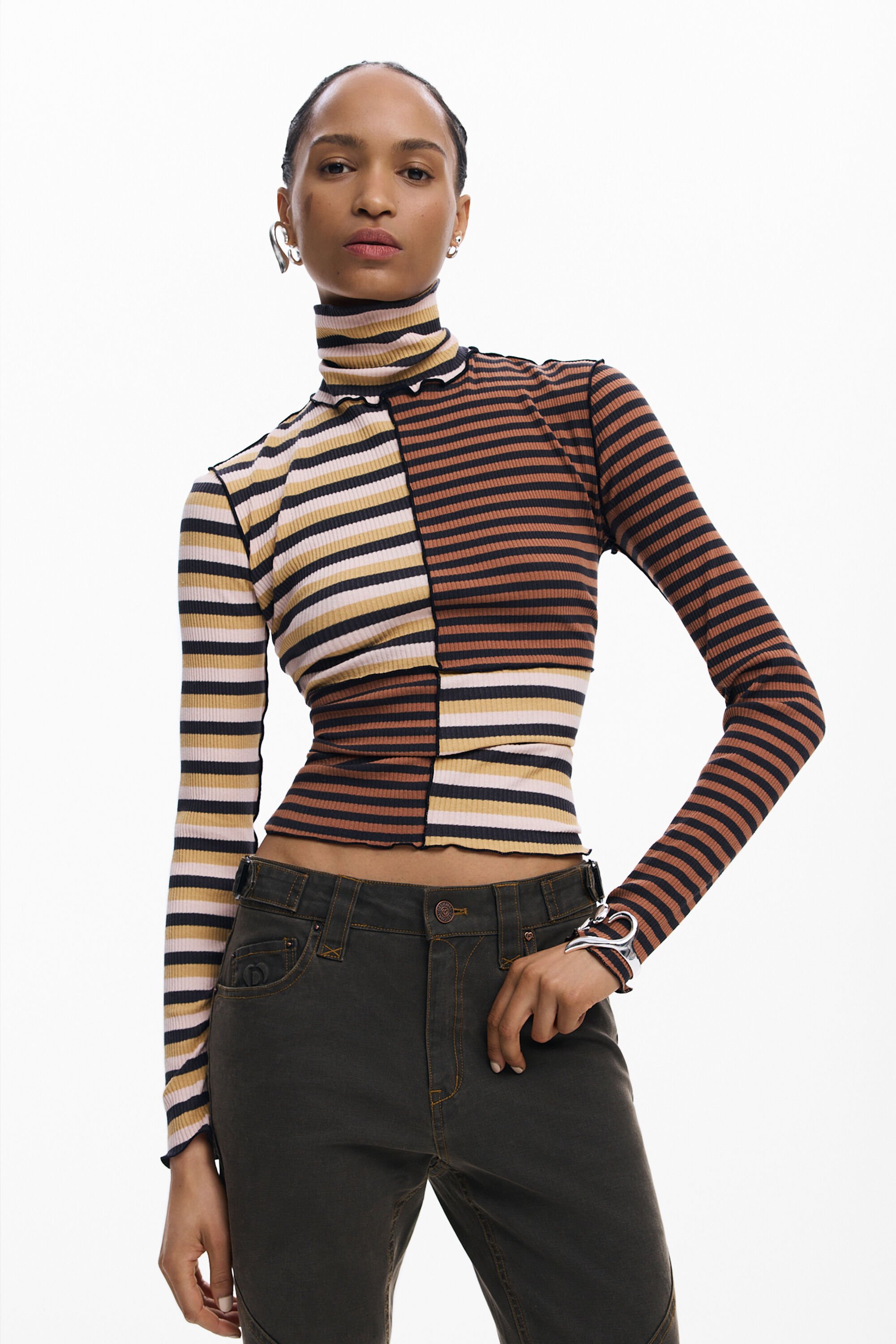 Desigual LANGERMIG T-SHIRT MET HOGE KRAAG - BROWN