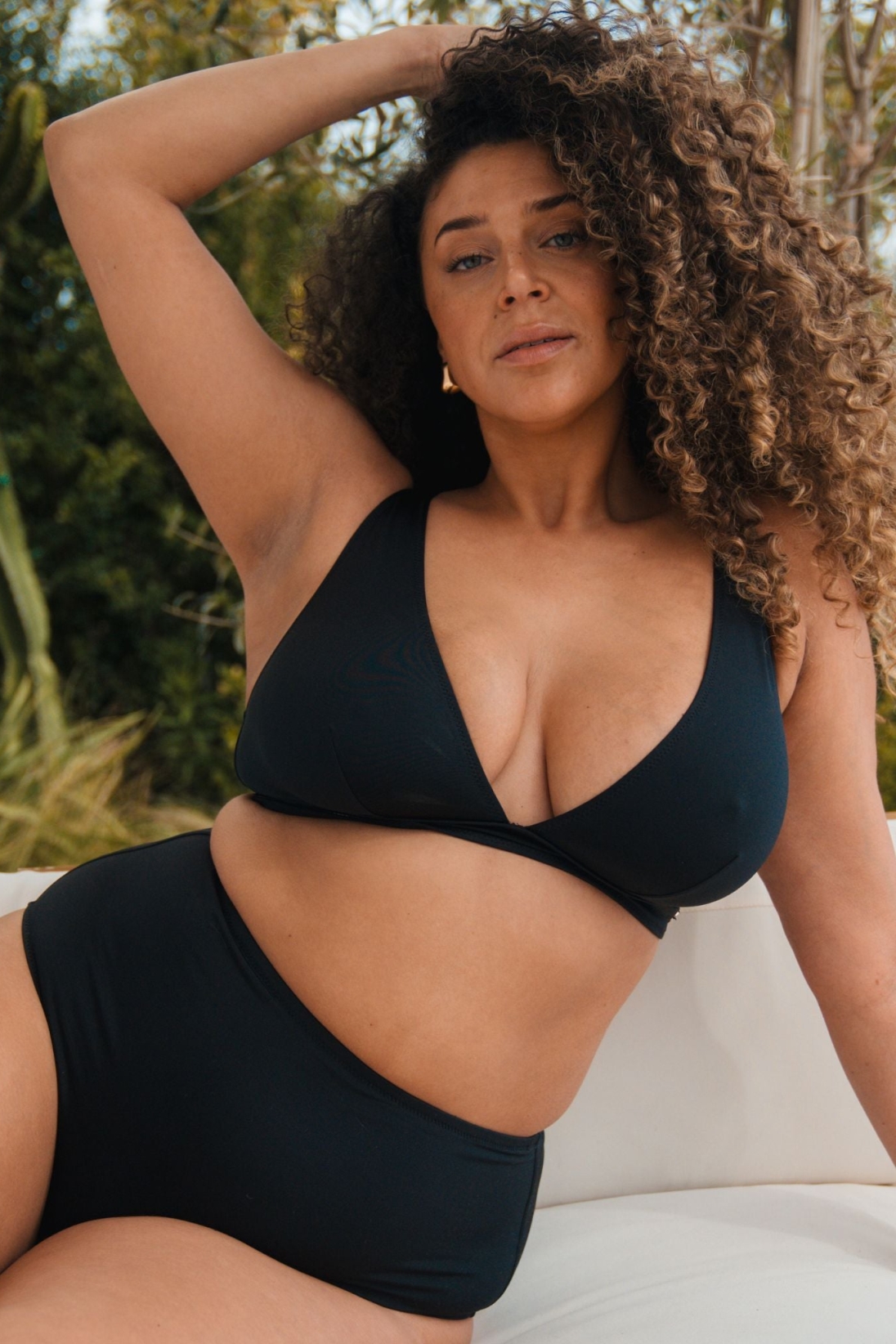 Understatement Damen vegan Bikinioberteil Plunge Schwarz