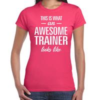 Bellatio This is what an awesome trainer looks like cadeau t-shirt Roze